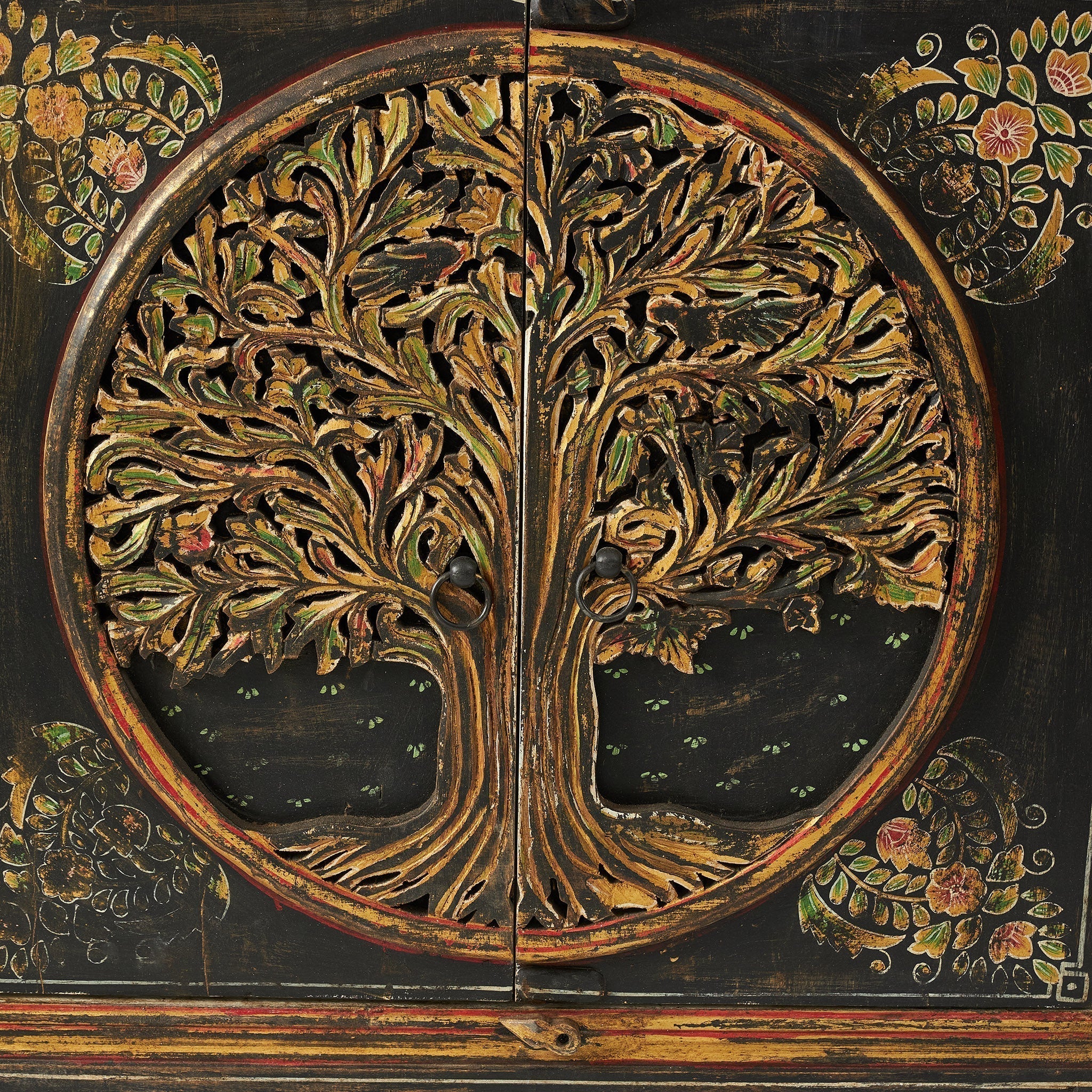 Copacul vietii: un simbol universal al conexiunii si cresterii