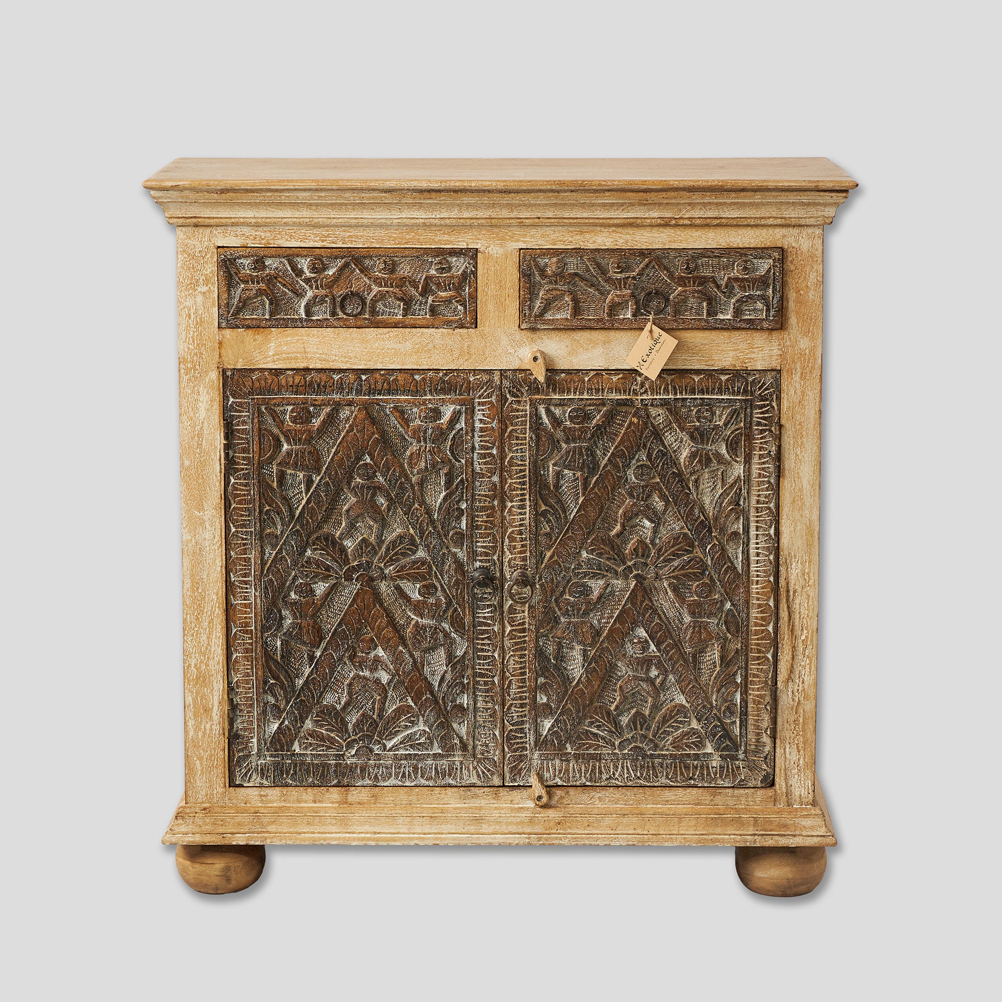 Comoda din Lemn Sculptat