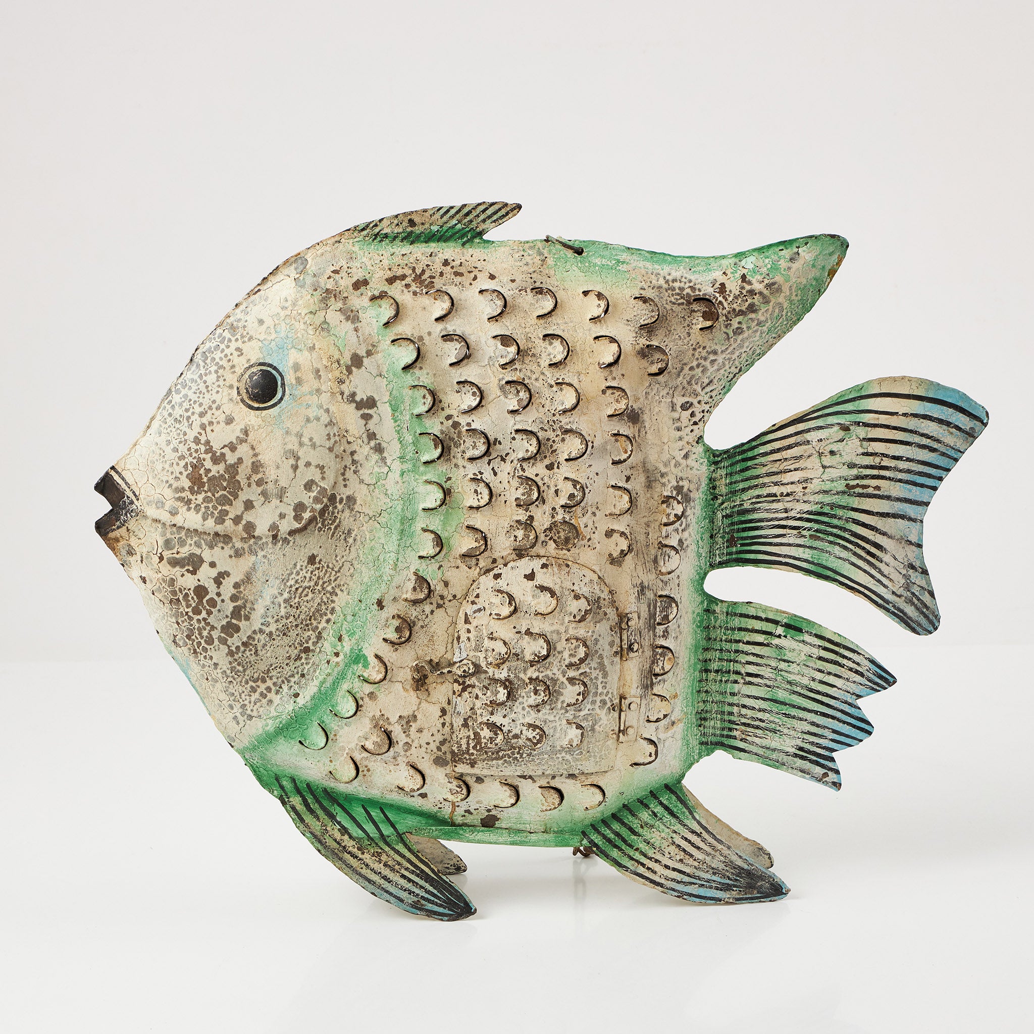 Peste Decorativ din Metal