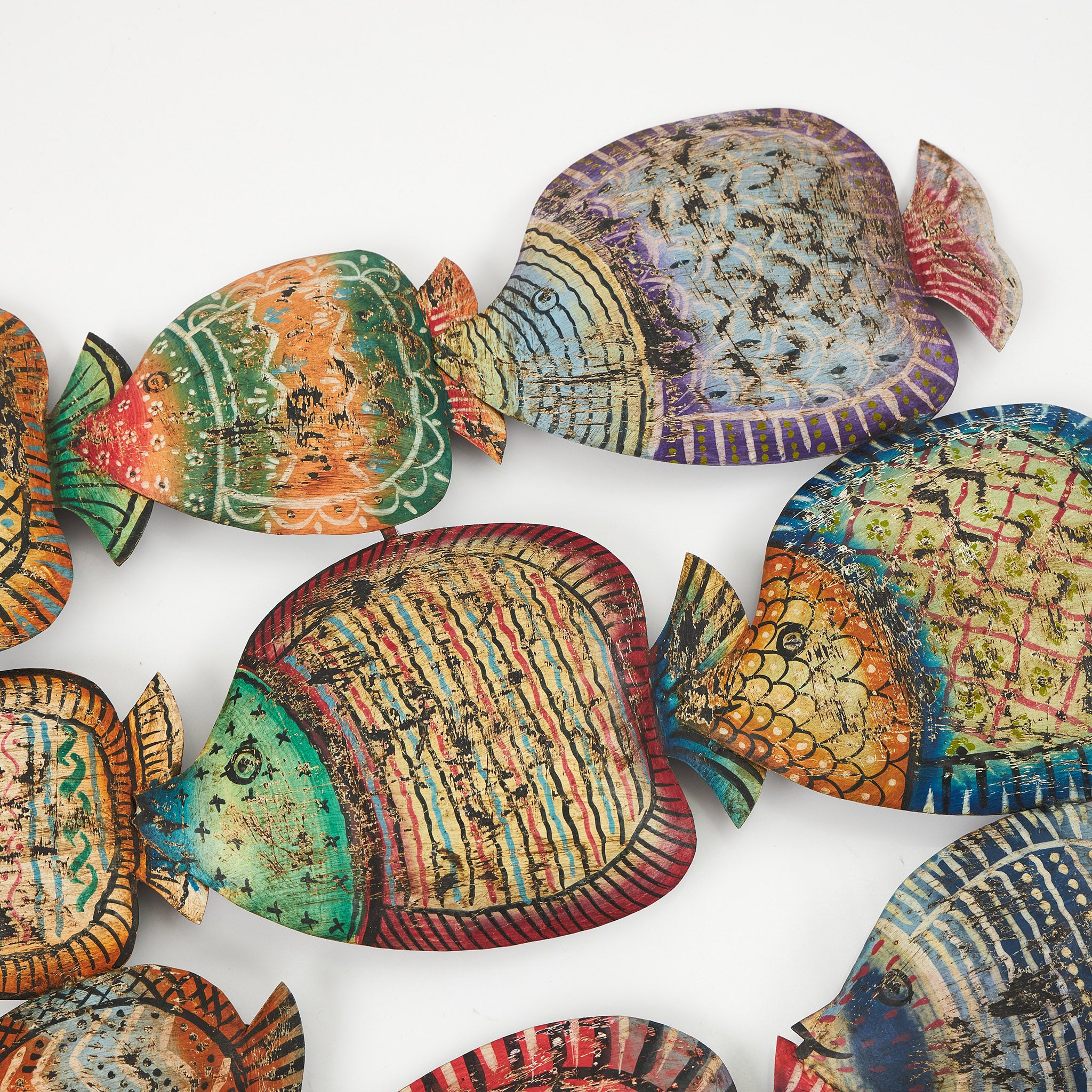 Pesti Colorati din Metal