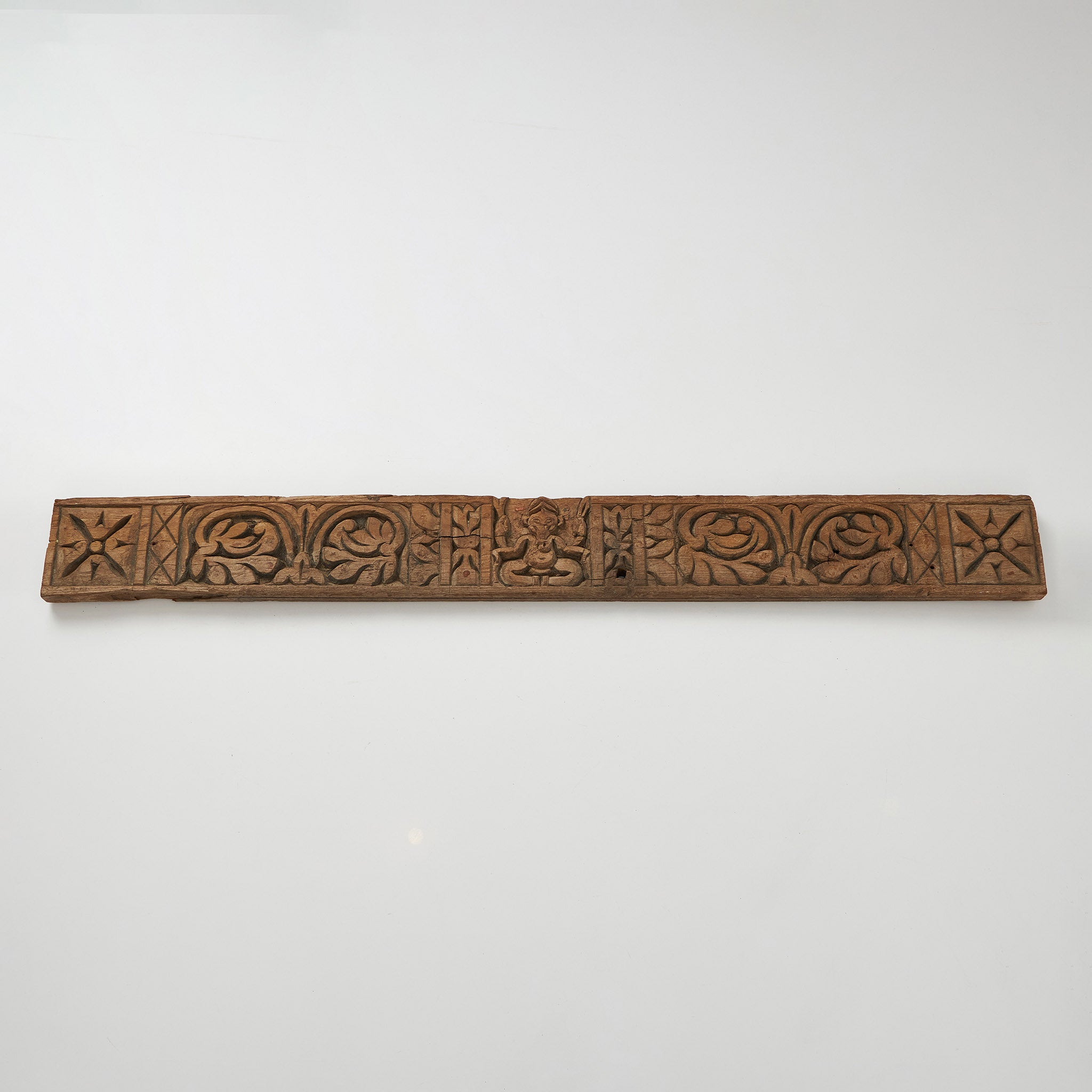 Barna Sculptata din Lemn de Mango