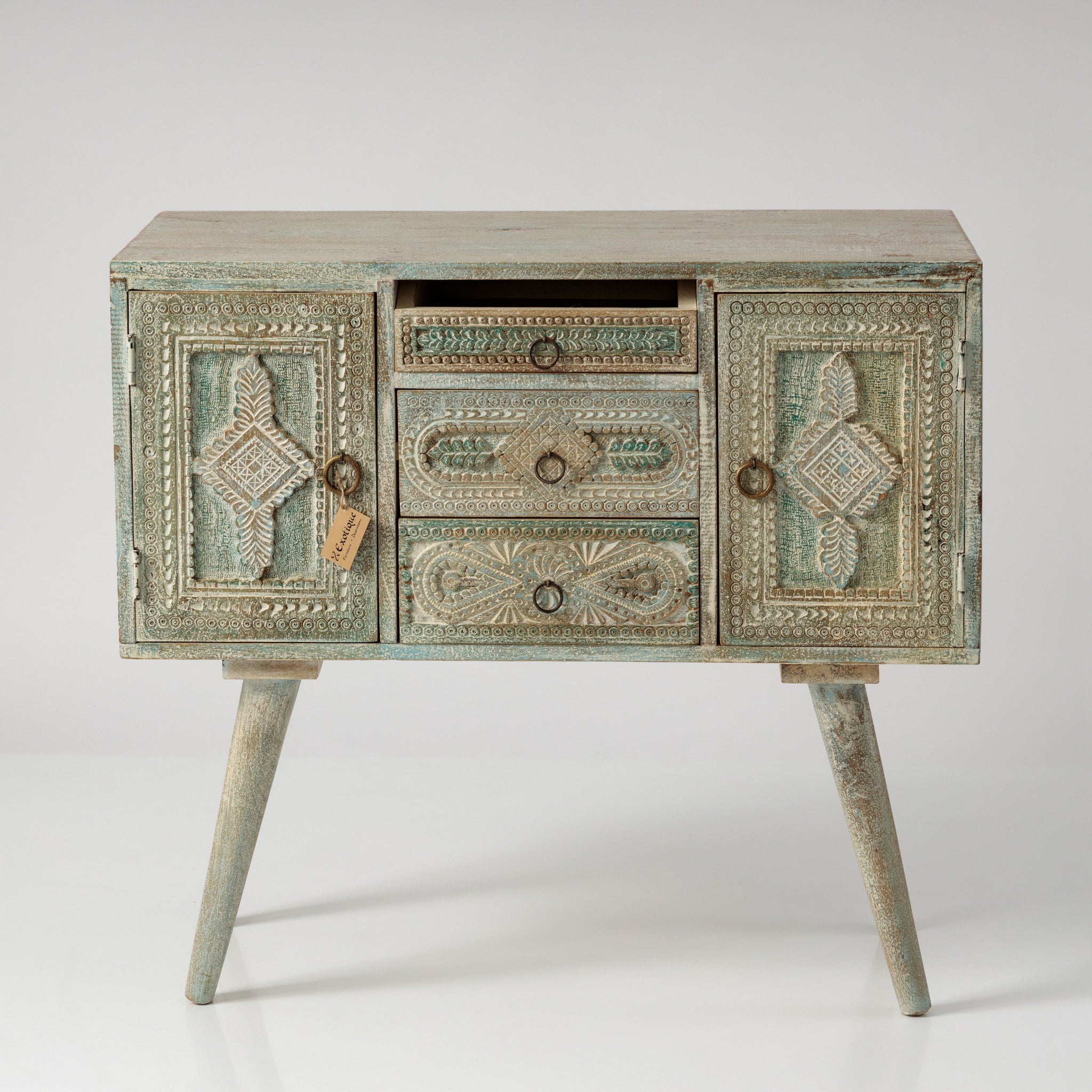 Comoda cu Sertare din Lemn Sculptat