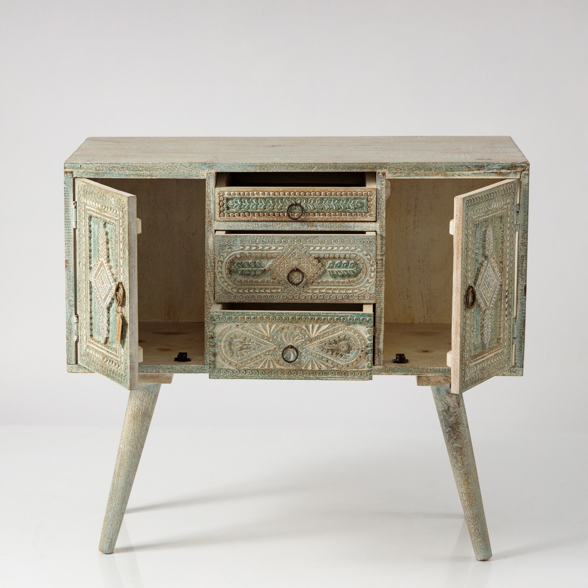 Comoda cu Sertare din Lemn Sculptat