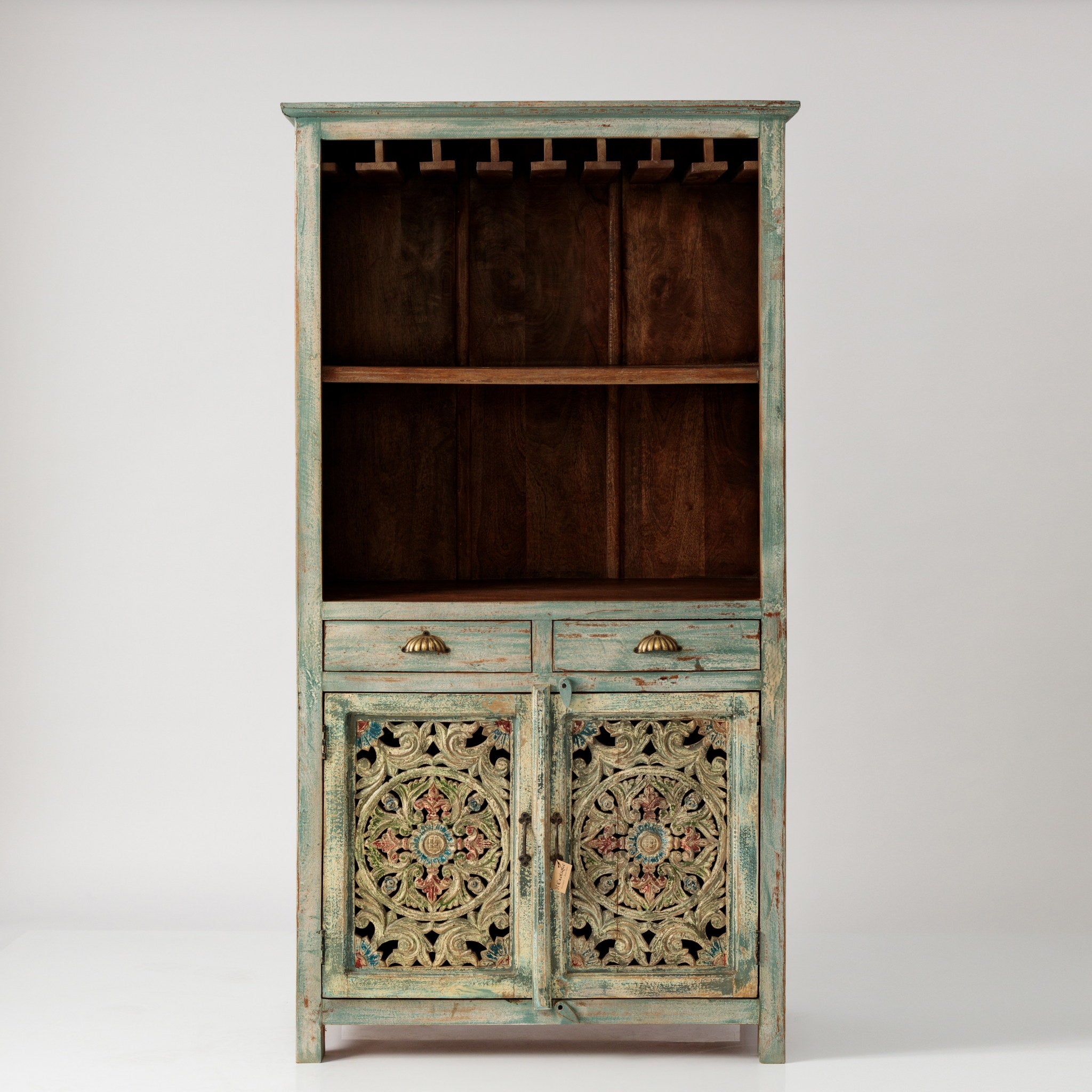 Dulap Sculptat si Pictat Manual