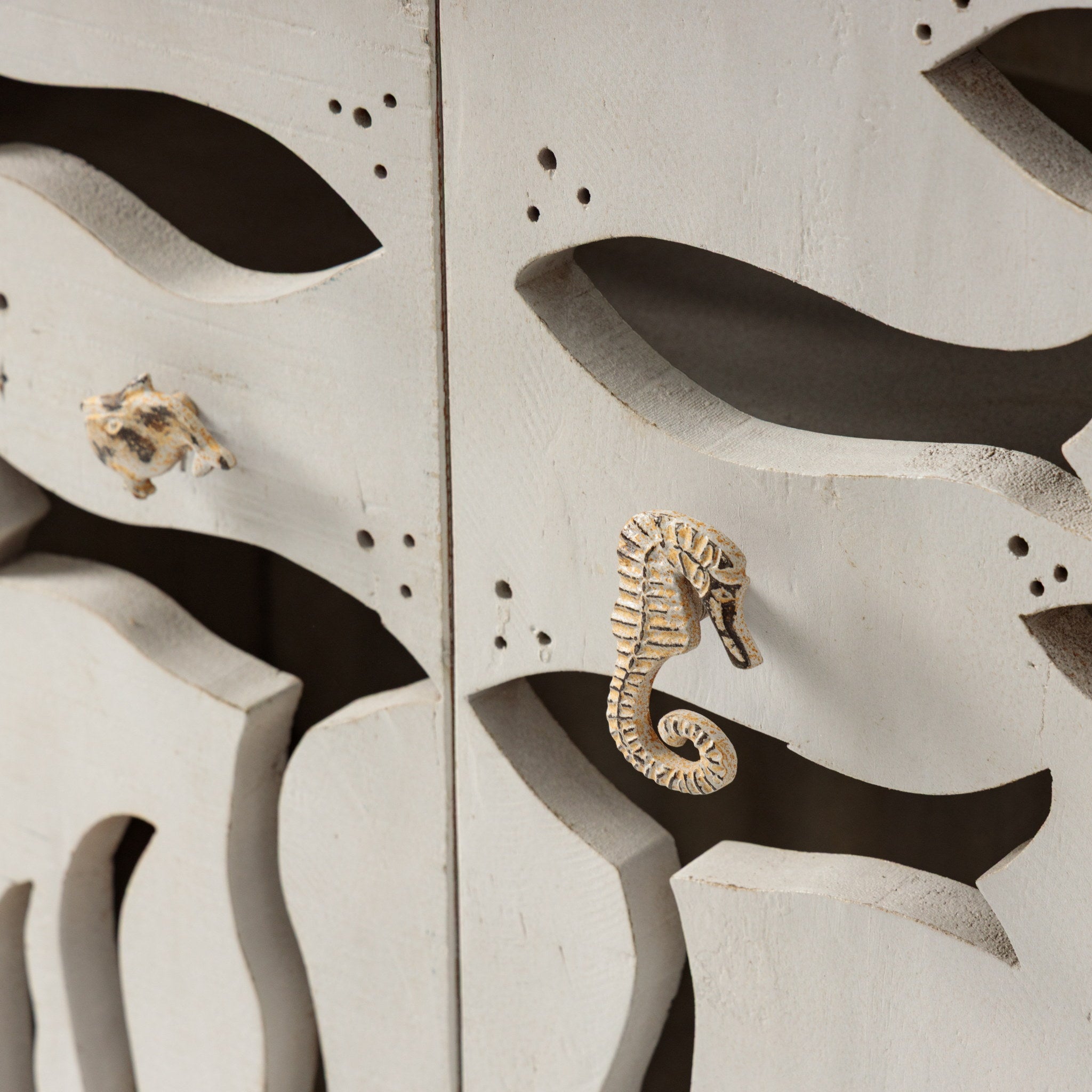 Comoda din Lemn Masiv cu Motive Marine