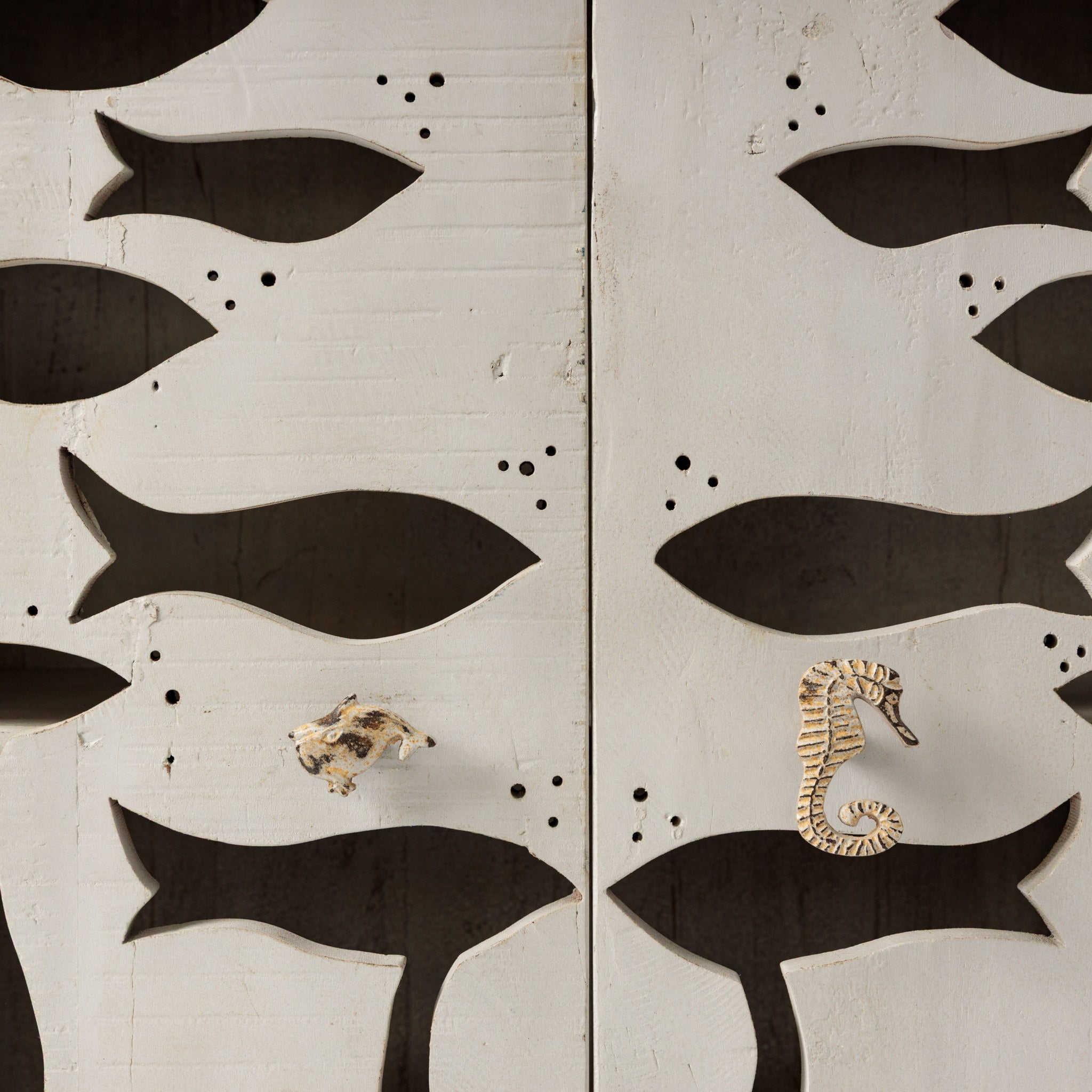 Comoda din Lemn Masiv cu Motive Marine