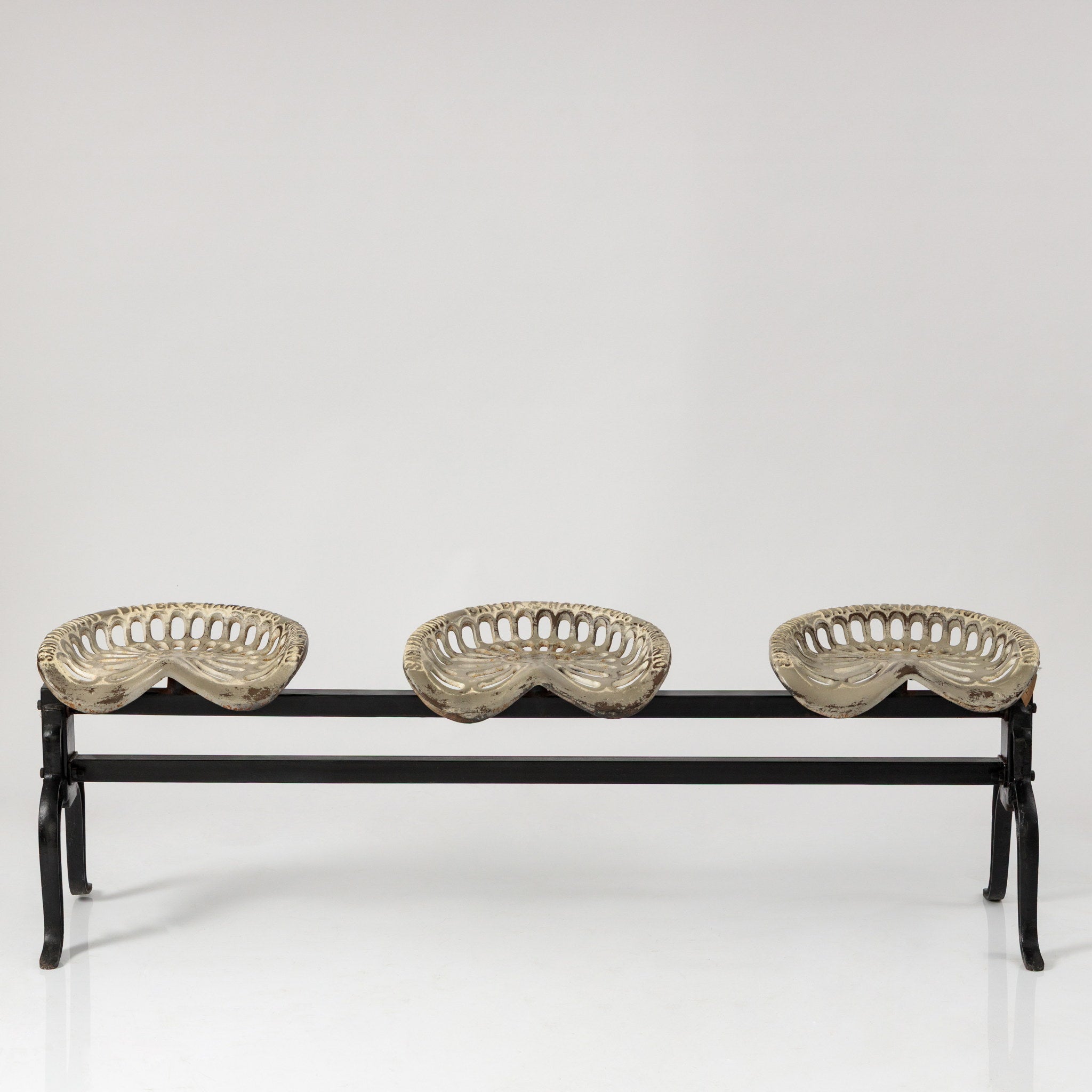 Banca din Metal cu 3 Sezuturi