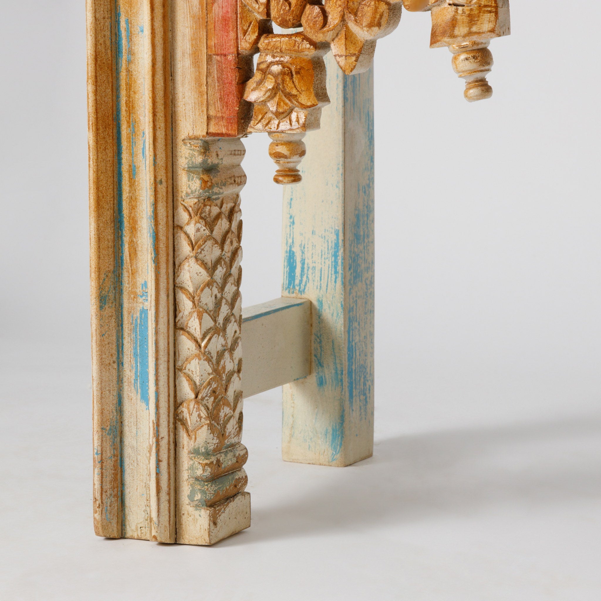 Consola din Lemn Sculptat si Pictat