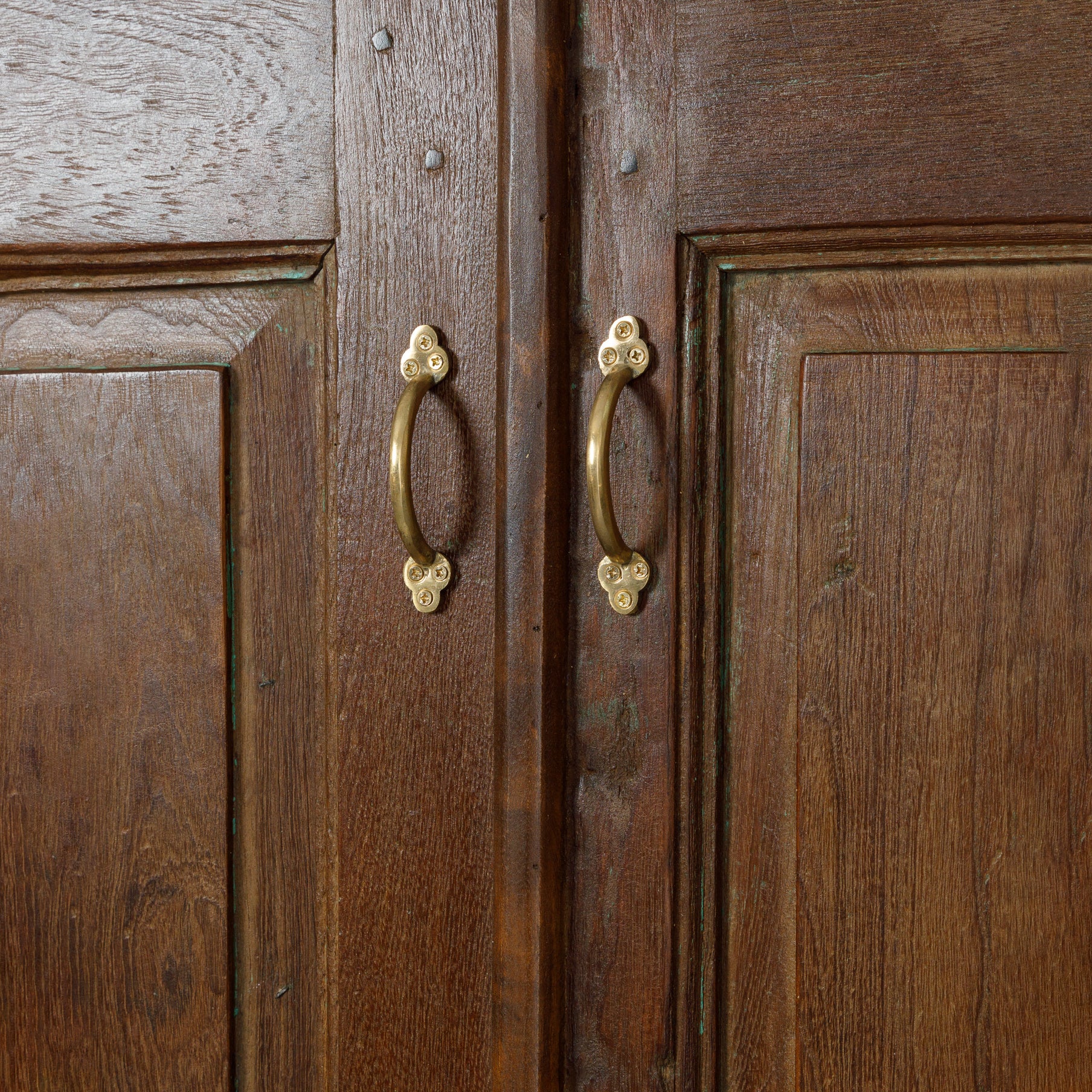 Dulap din Lemn de Tec