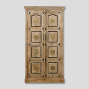 Dulap din Lemn cu Elemente  Aurii