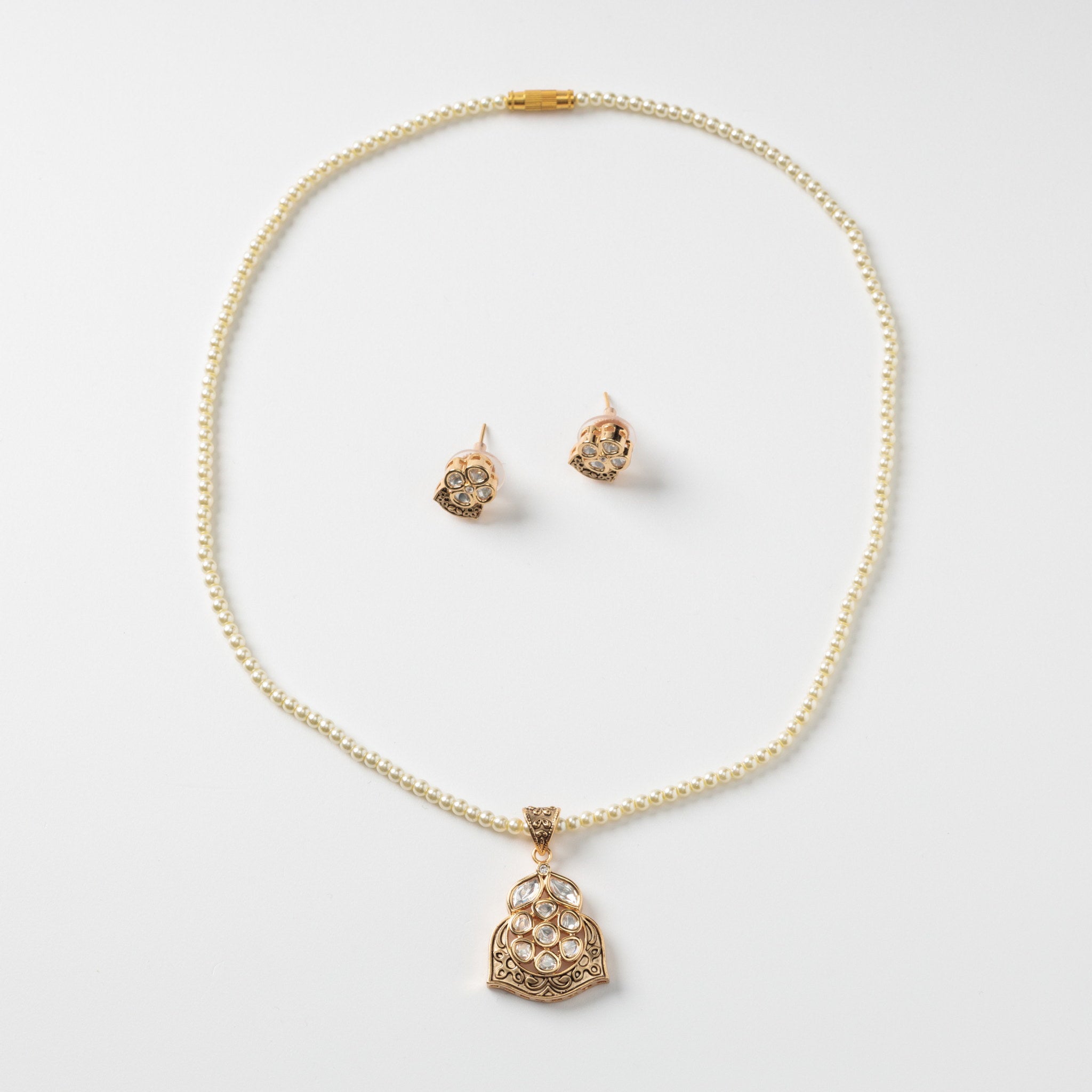 Set colier si cercei cu perle si zirconiu