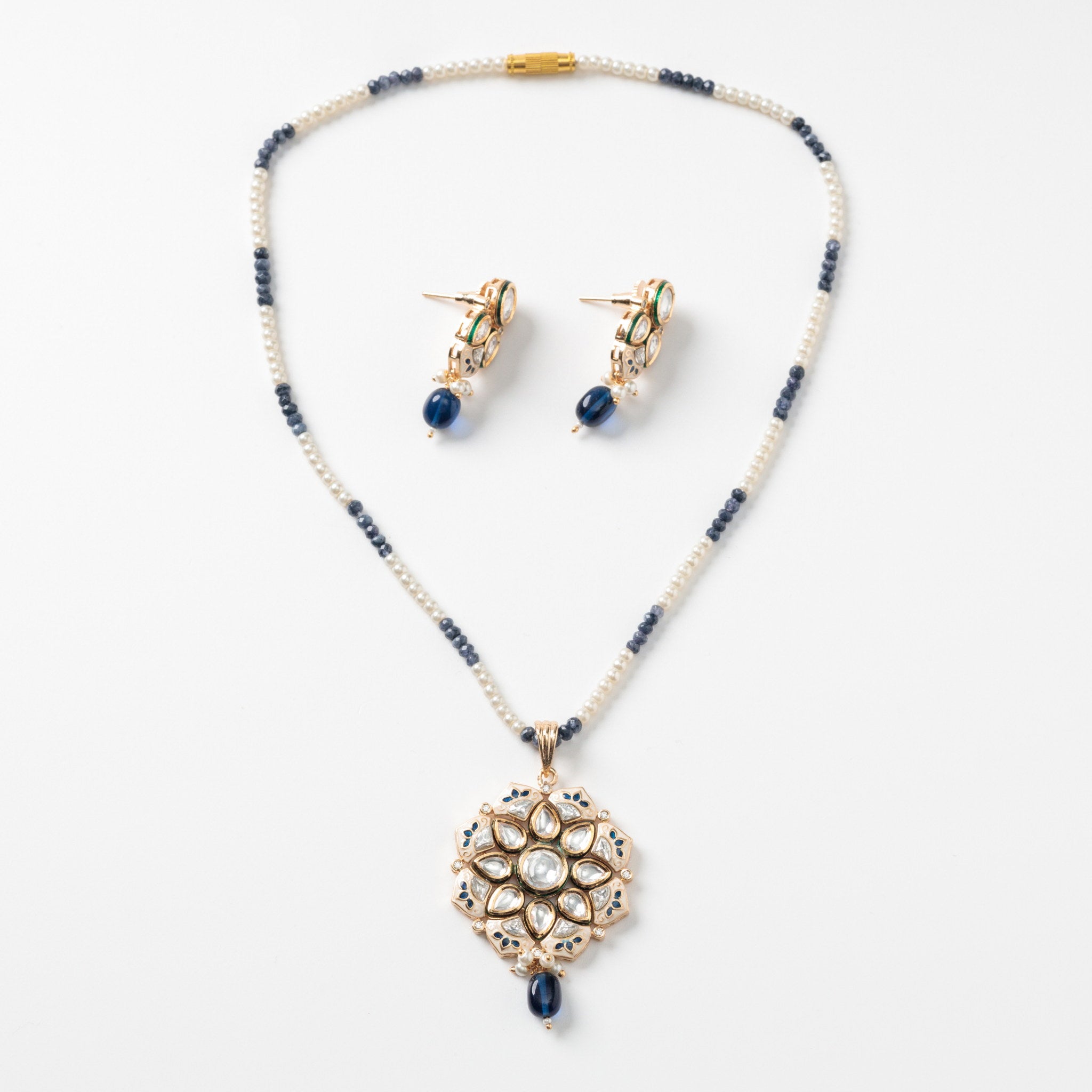 Set cu perle, email si zirconiu