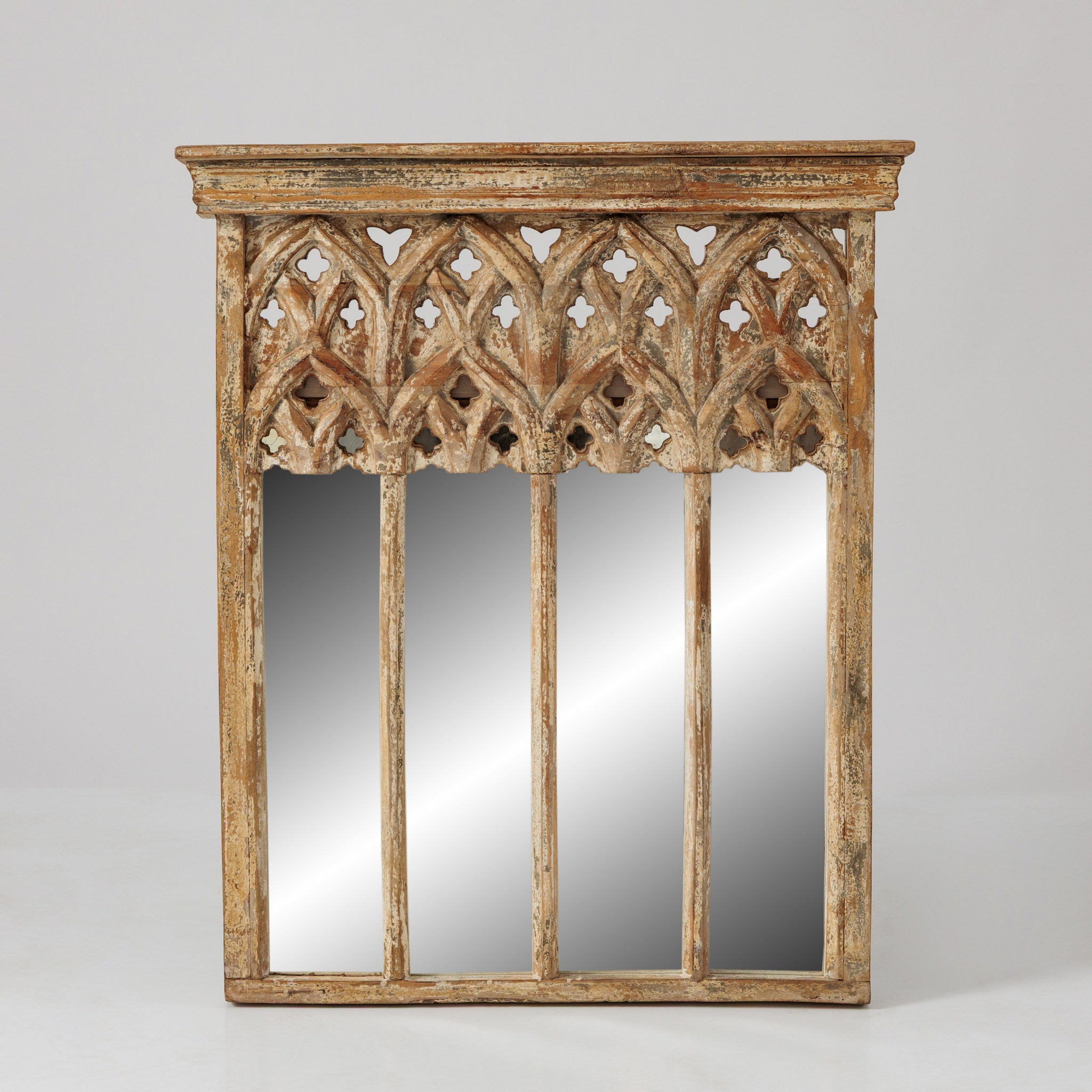 Oglinda cu Rama din Lemn Sculptat