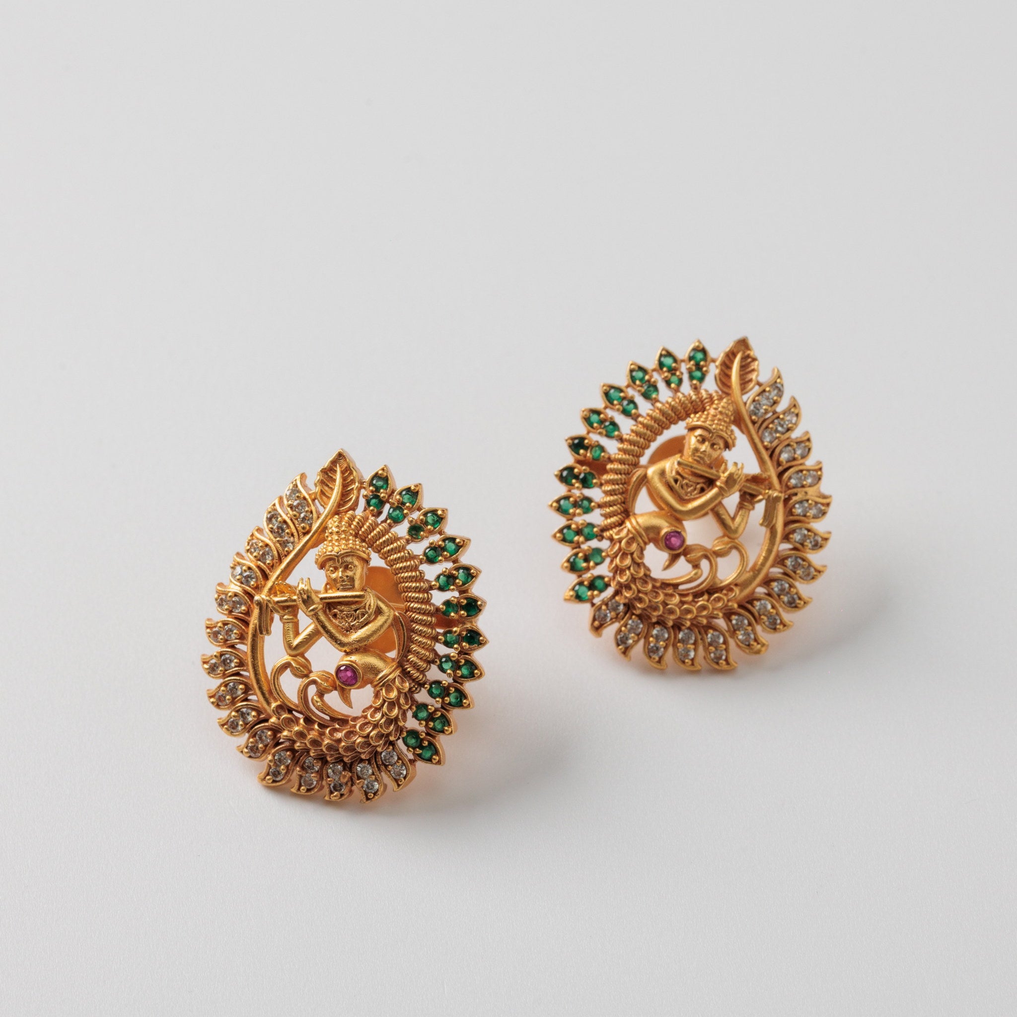 Cercei cu motiv de cantaret indian