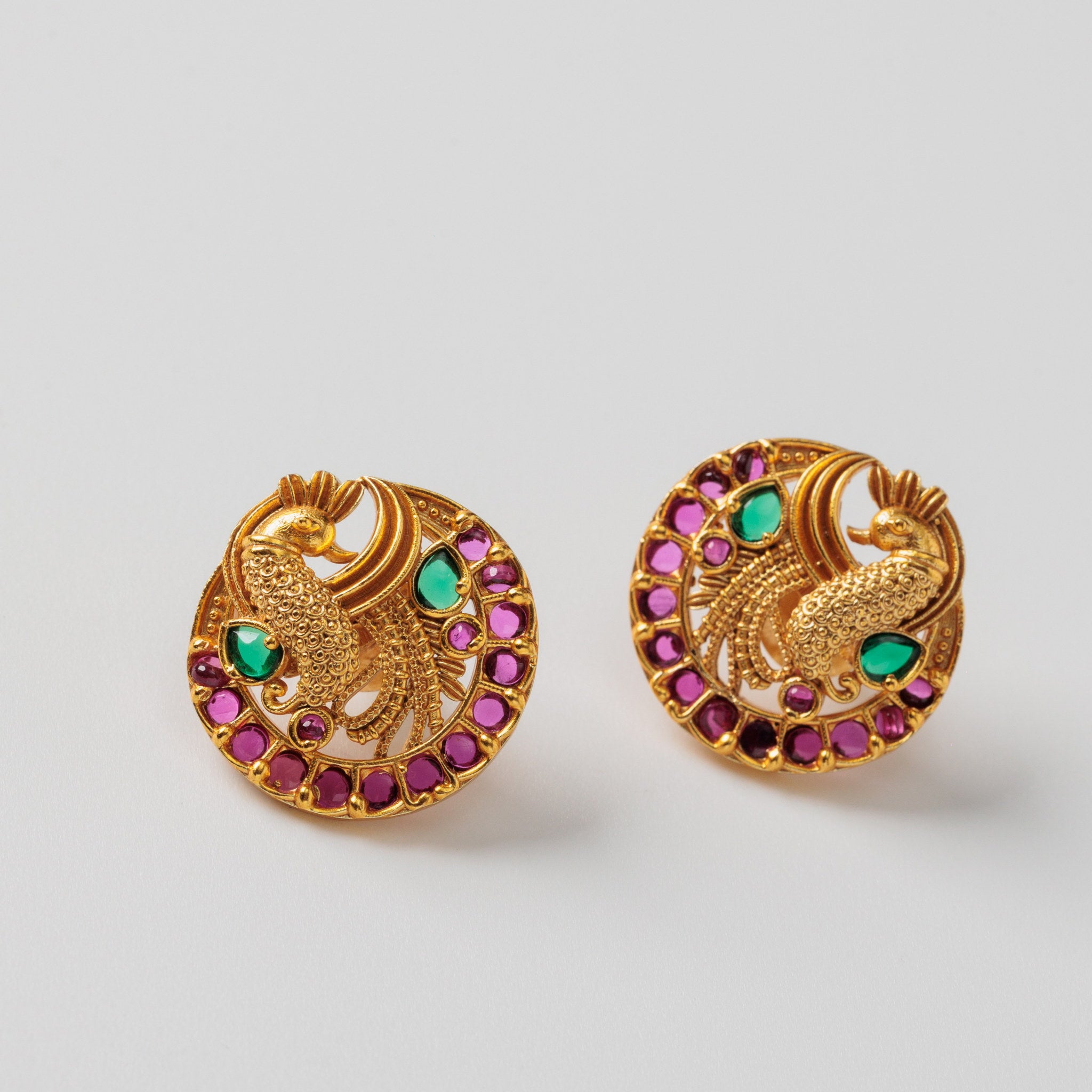 Cercei rotunzi cu paun decorativ