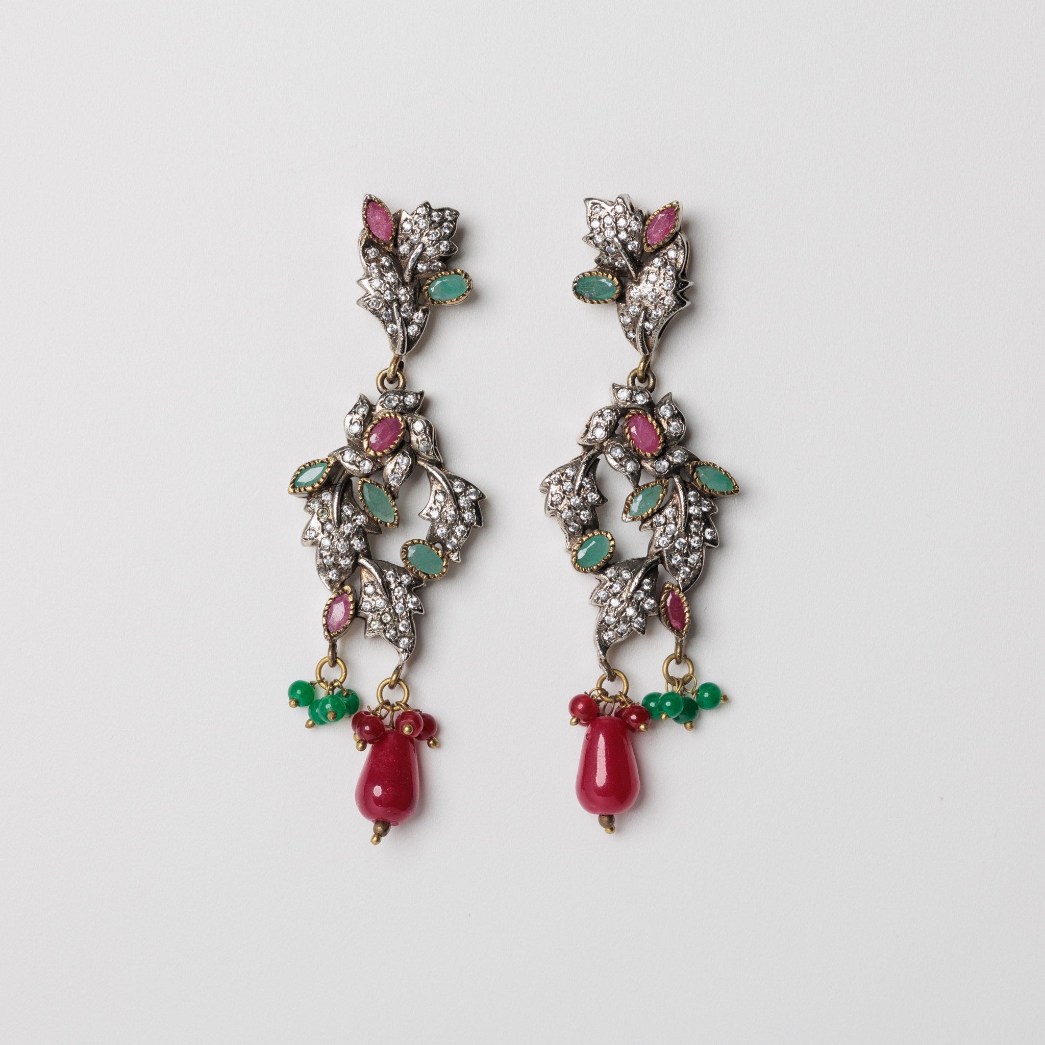 Cercei spectaculosi cu zirconiu si pietre sintetice