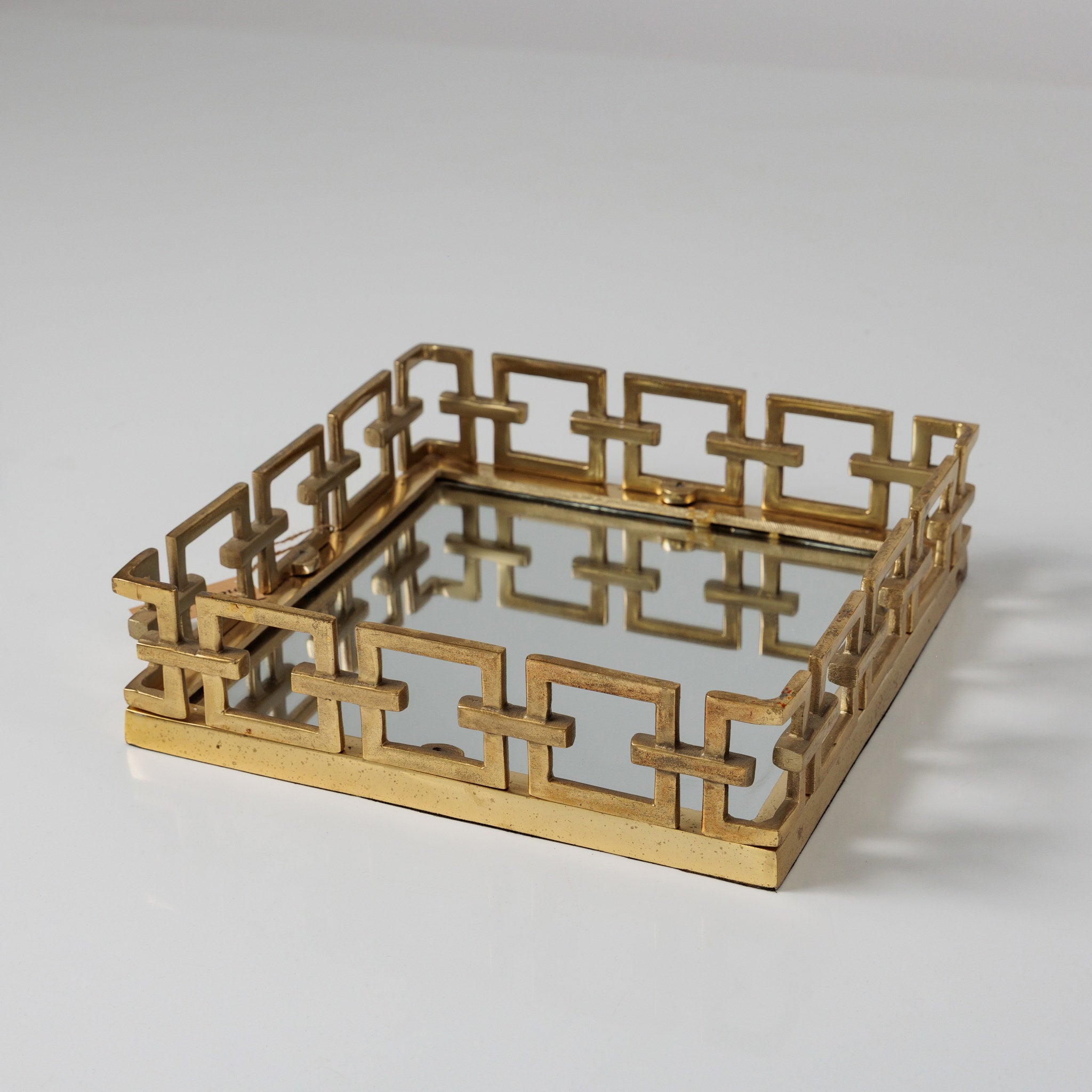 Tava din Metal cu Oglinda