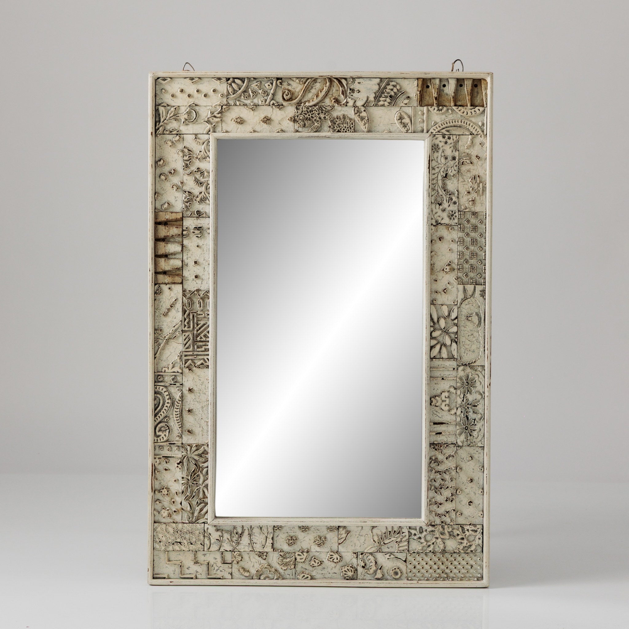 Oglinda cu Detalii Sculptate Manual