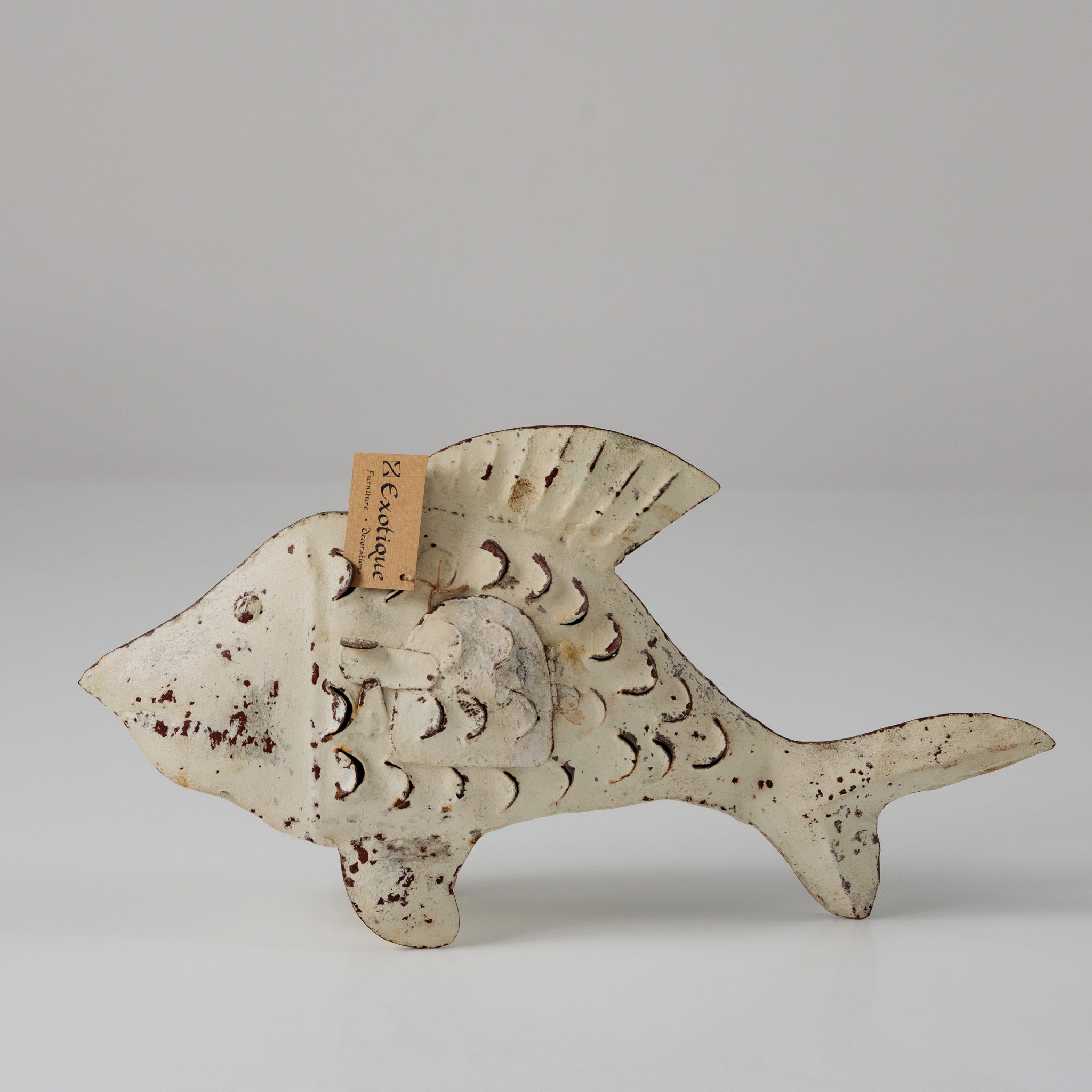 Peste Decorativ din Metal