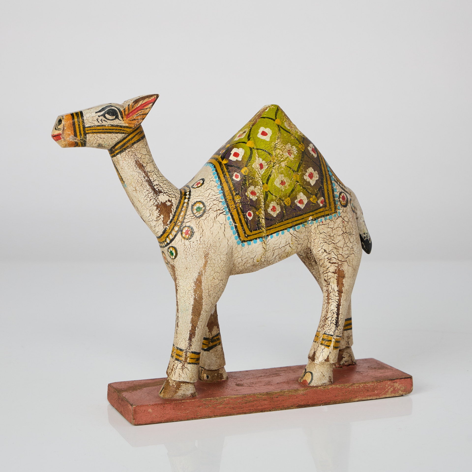 Camila decorativa din lemn de mango pictat – obiect decorativ exotic