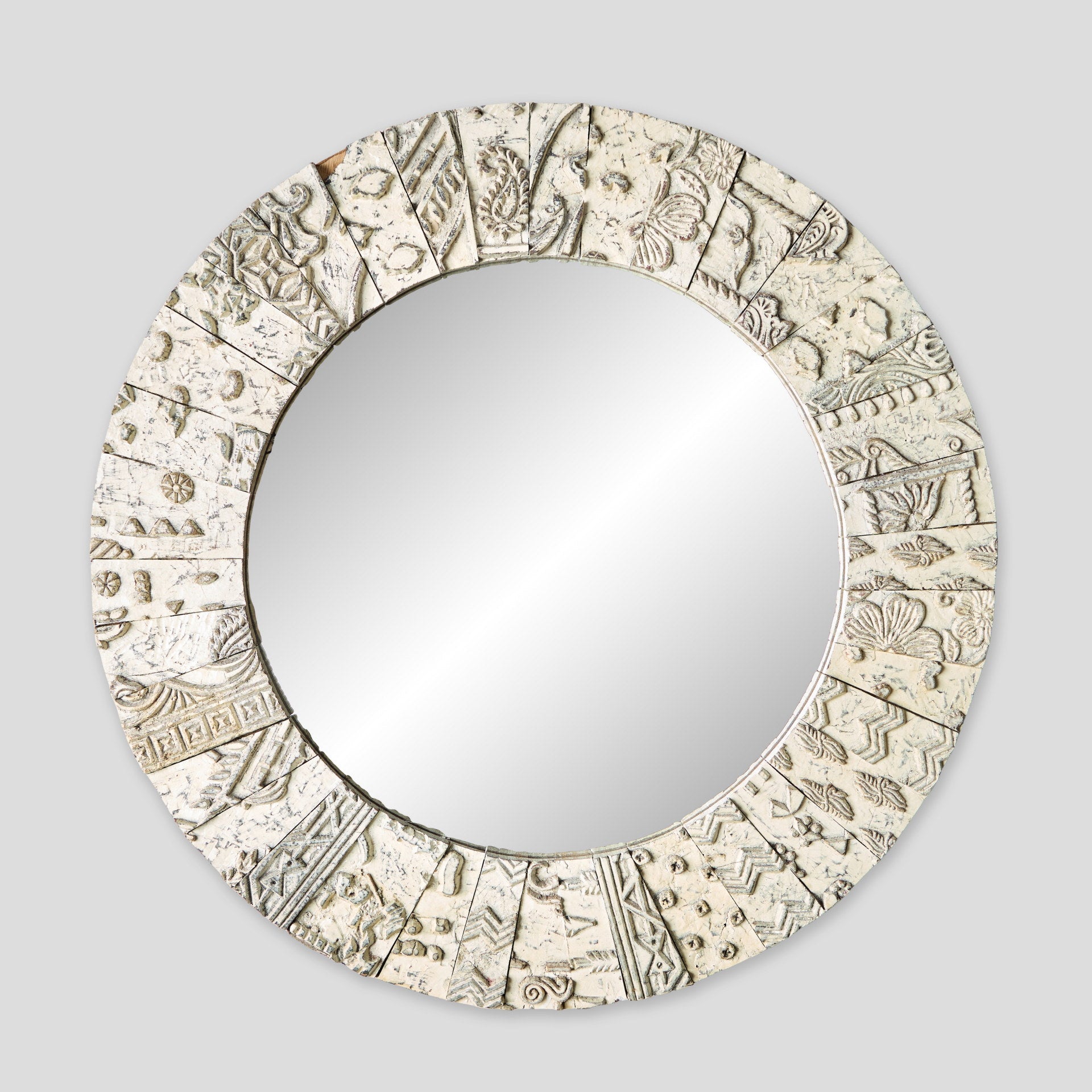 Oglinda rotunda cu rama din lemn de mango sculptat