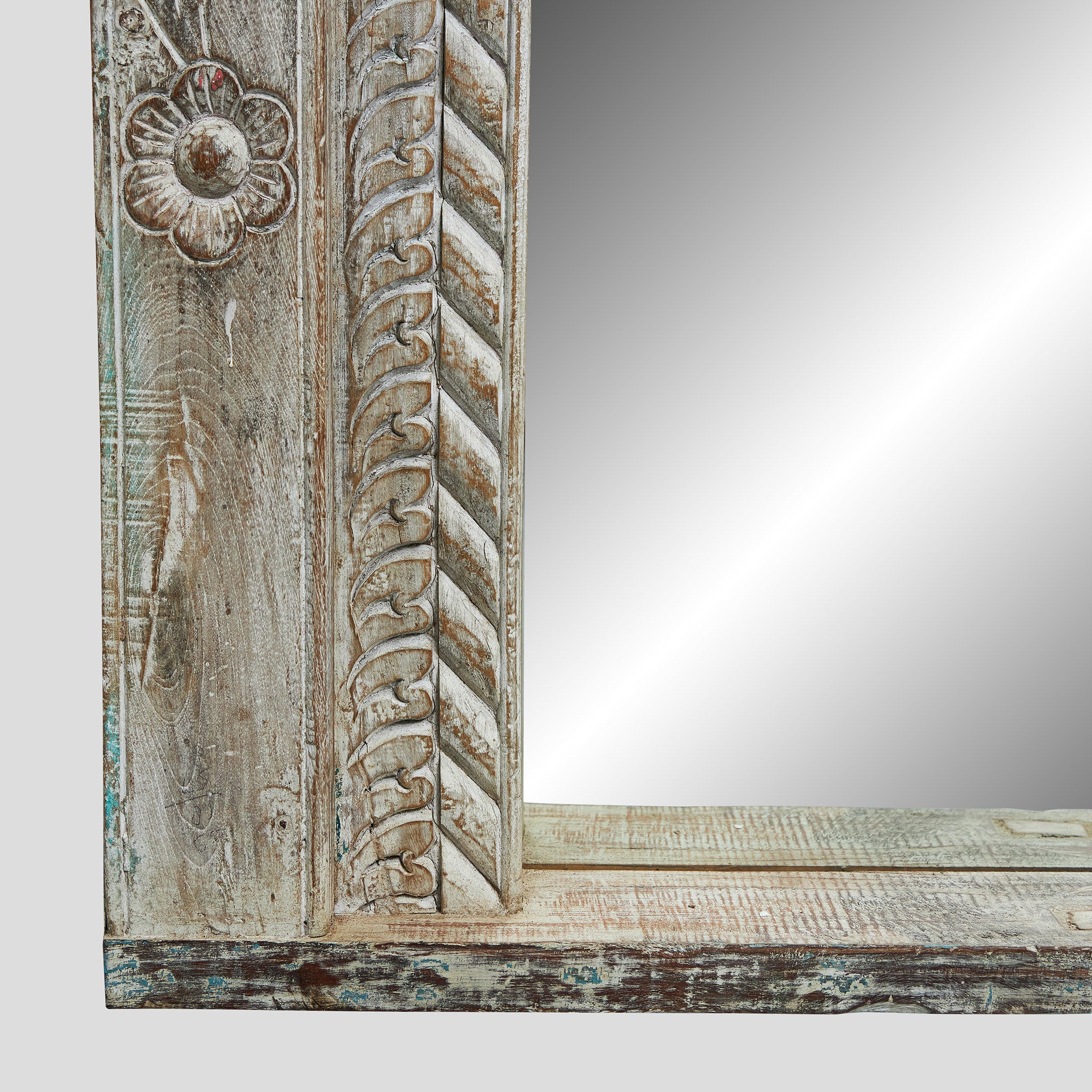 Oglinda cu Rama Sculptata