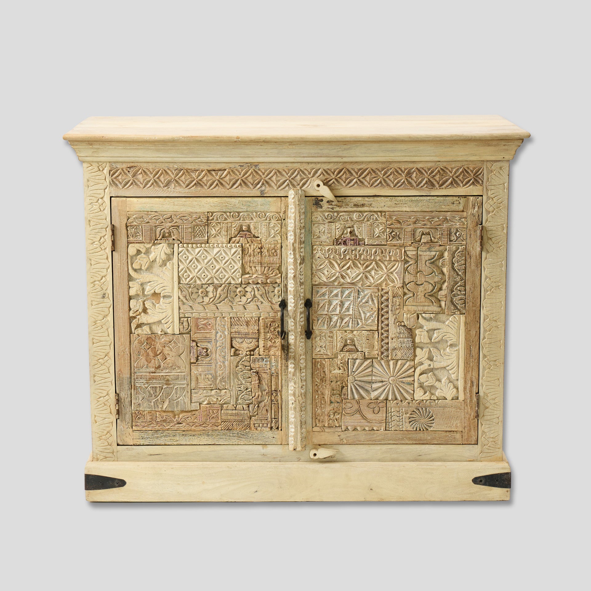 Comoda Sculptata din Lemn de Mango