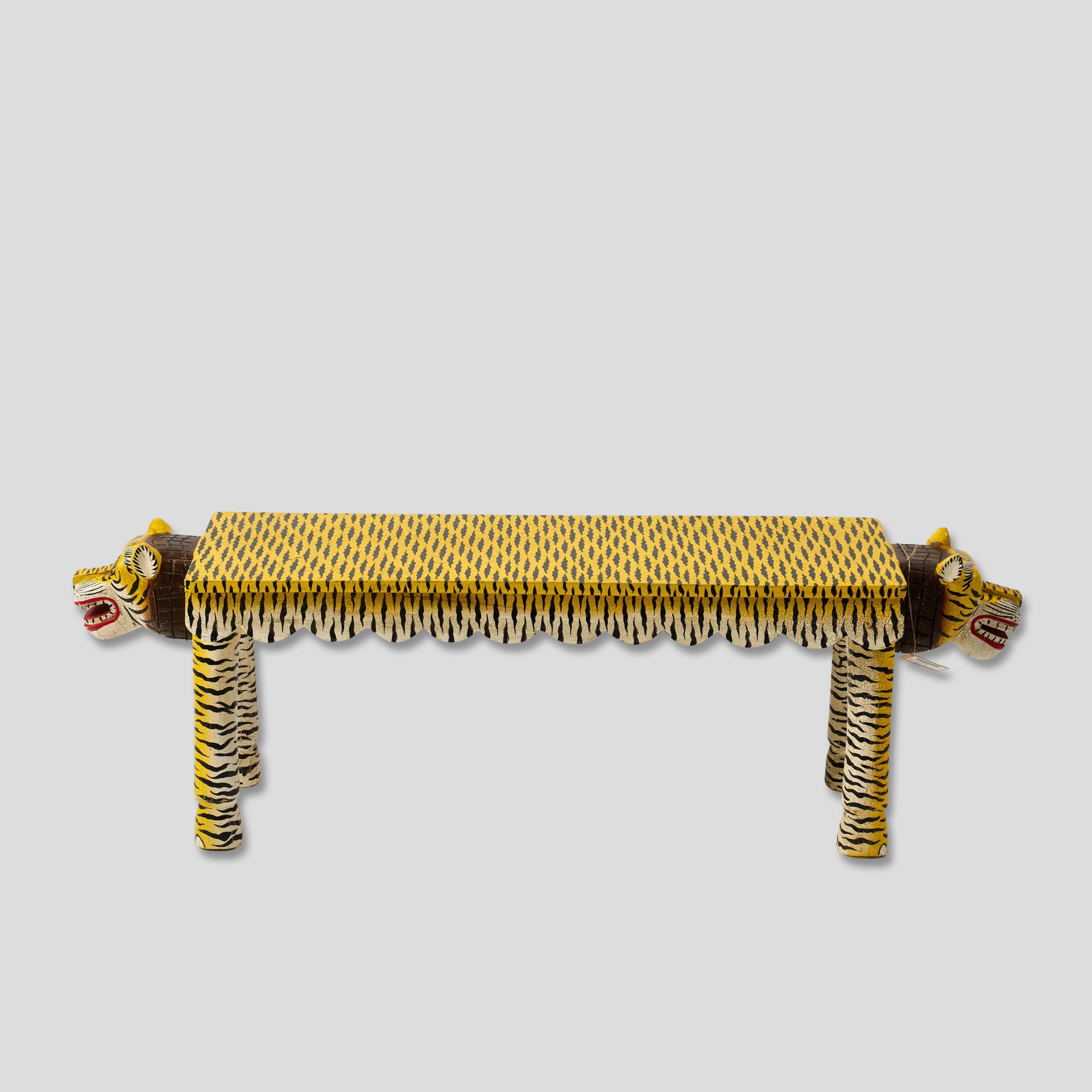 Banca cu Motive Exotice