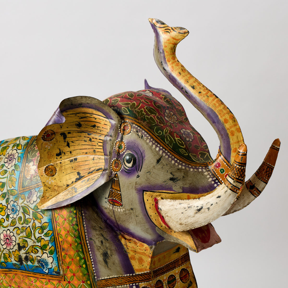 Elefant Decorativ din Metal Pictat