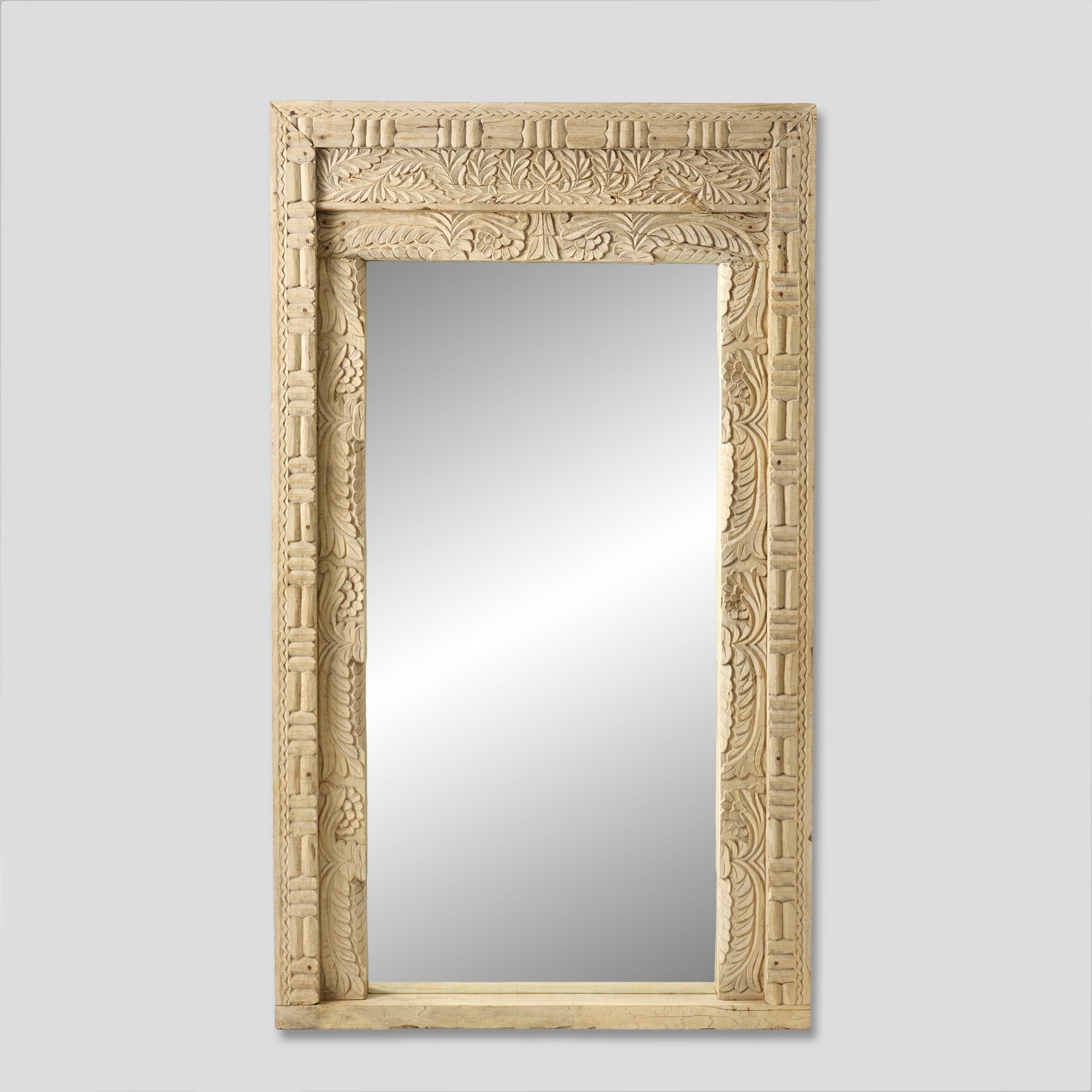 Oglinda cu Rama Sculptata