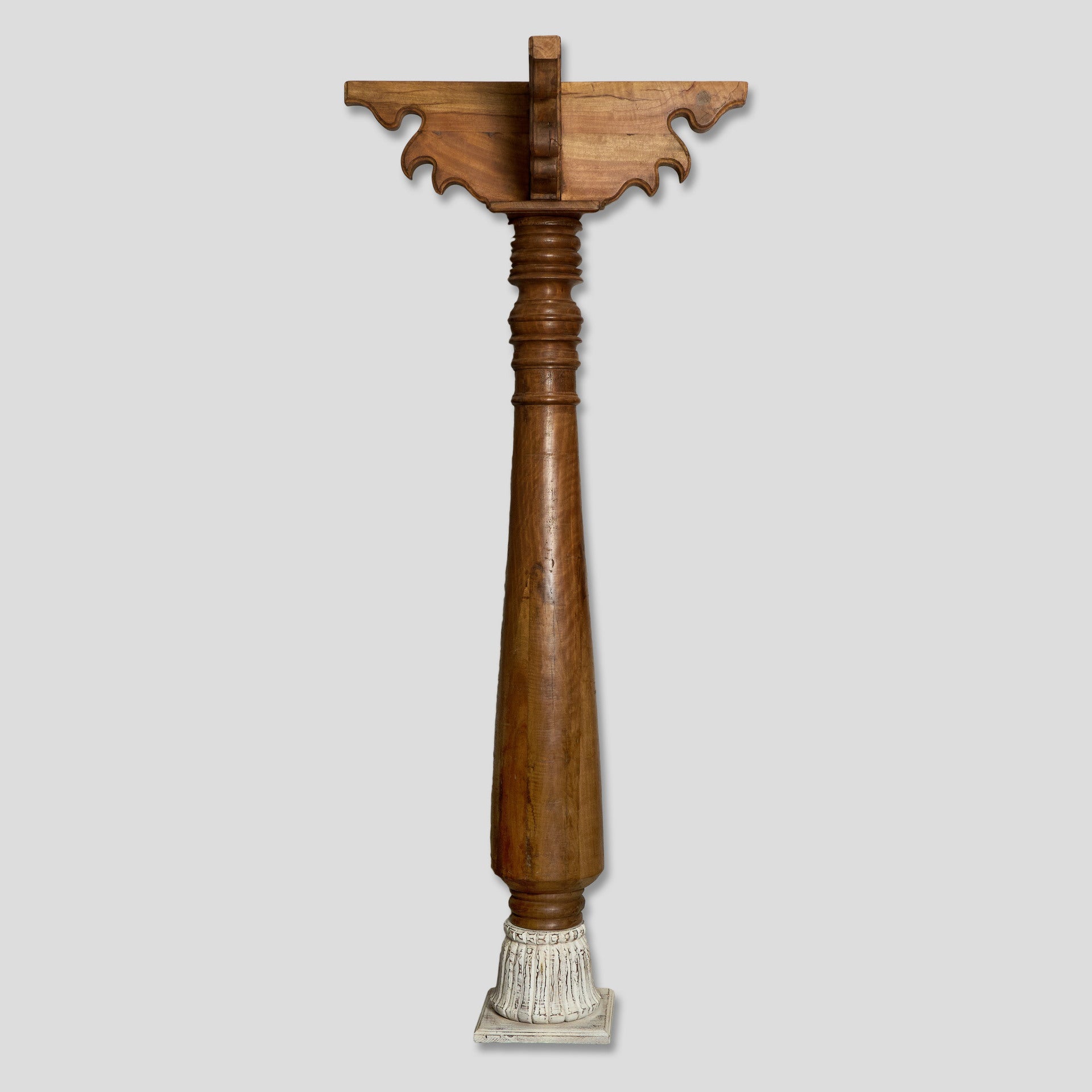 Coloana din lemn de tec cu brate decorative si soclu de lemn - pentru terasa acoperita