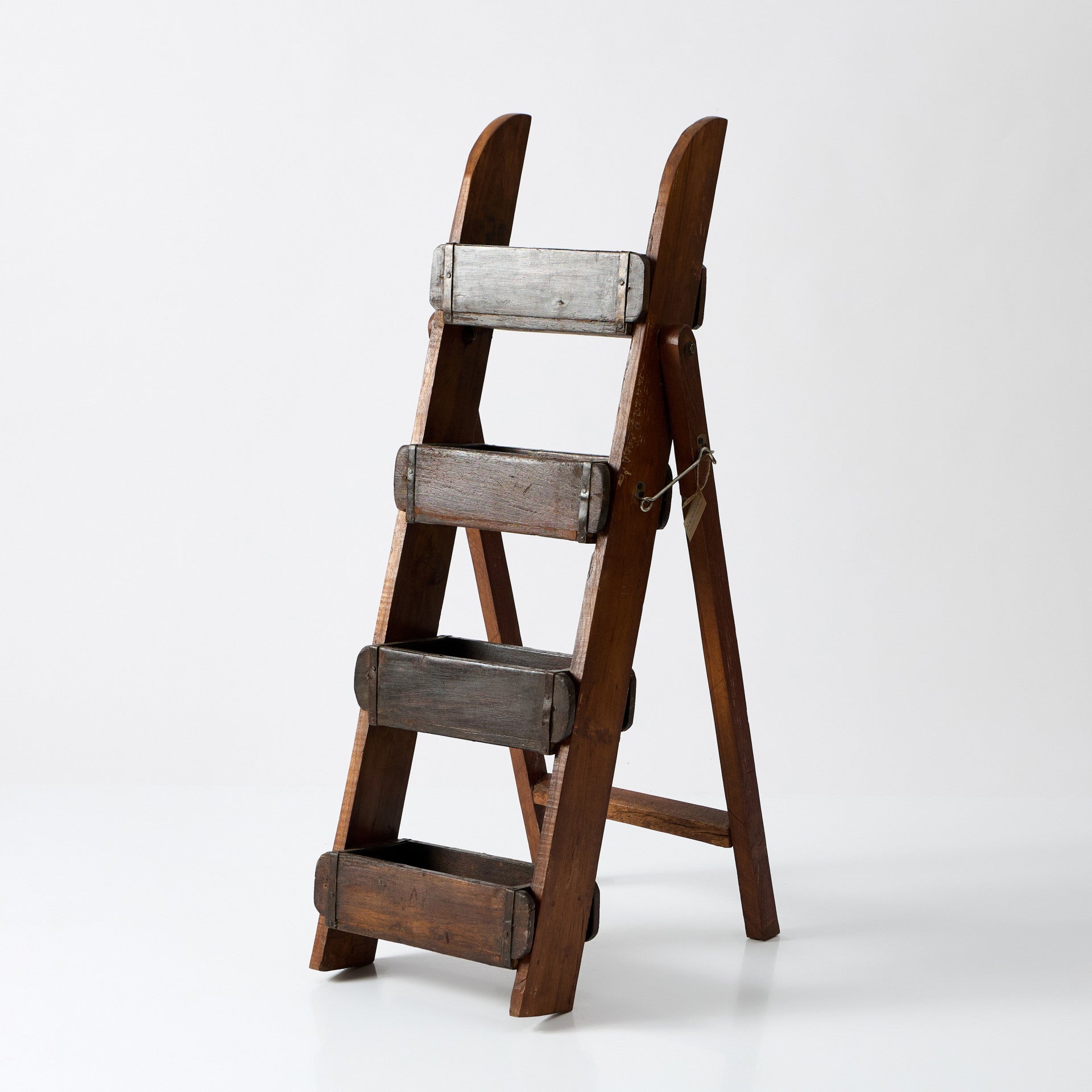 Scarita cu 4 Etaje din Lemn