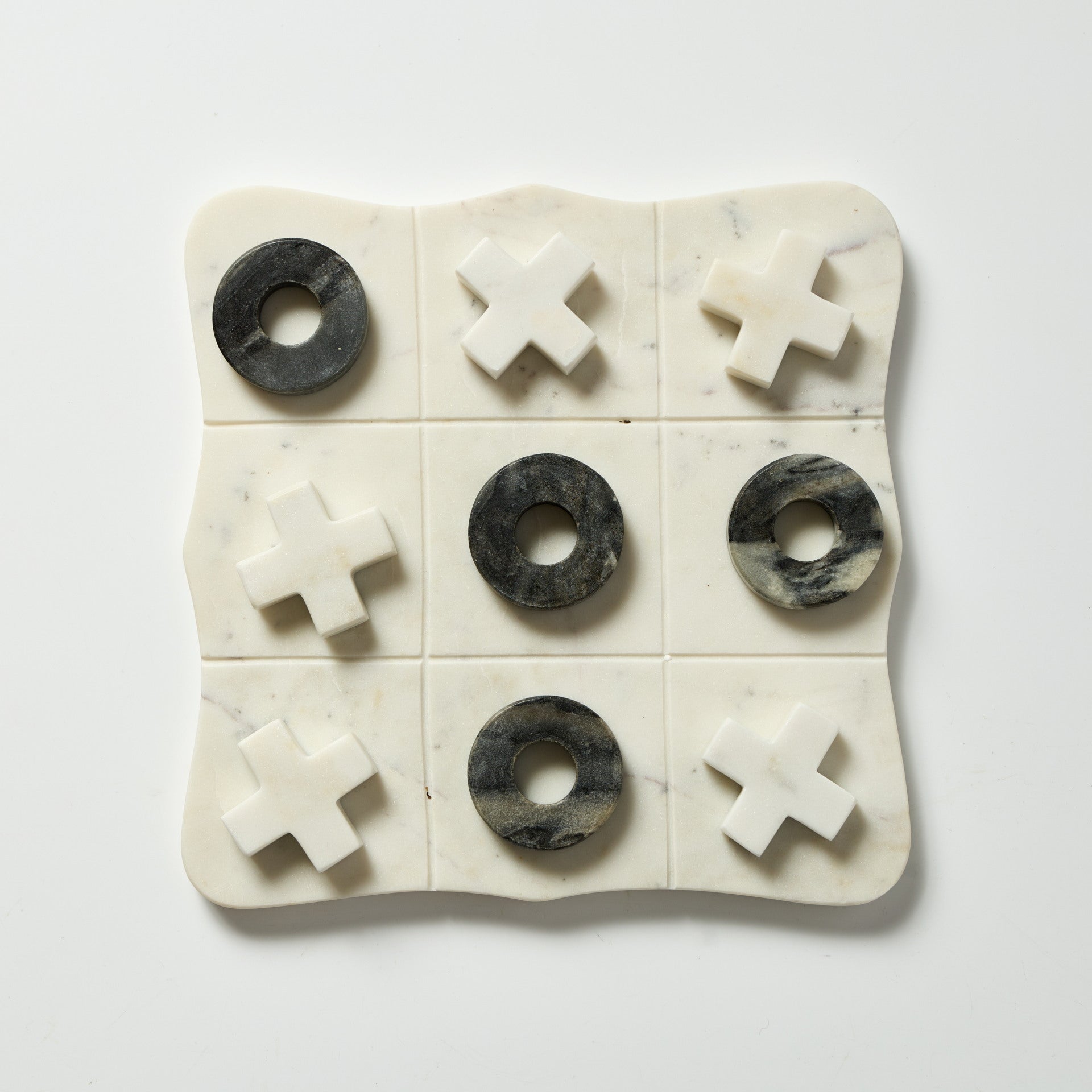 Joc X si 0 din Marmura