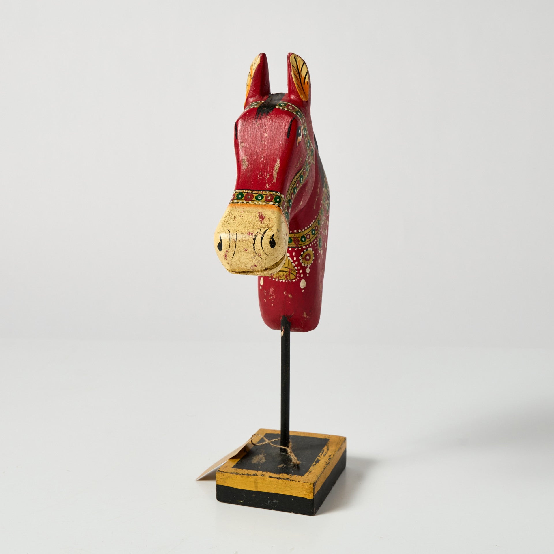 Bust de cal decorativ din lemn de mango pictat