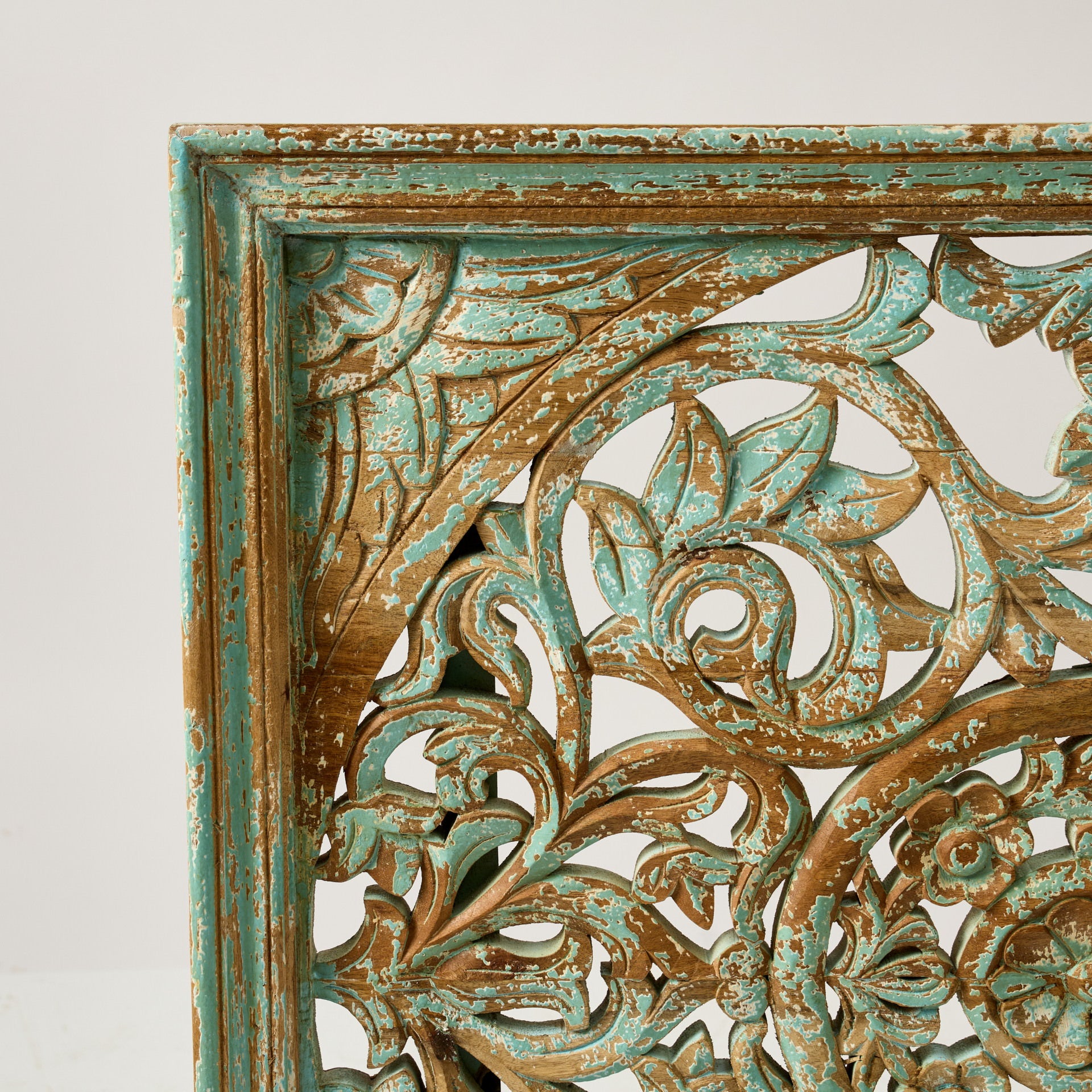 Panou Sculptat cu Motiv Floral