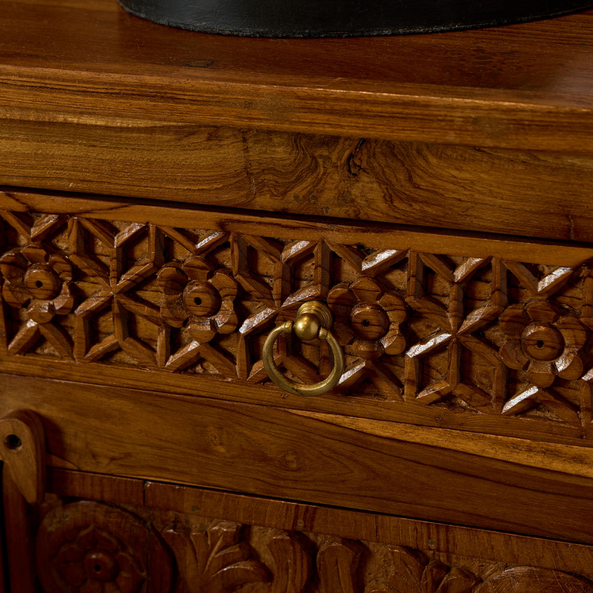 Pat din lemn de sheesham sculptat - Raj Palace Bed
