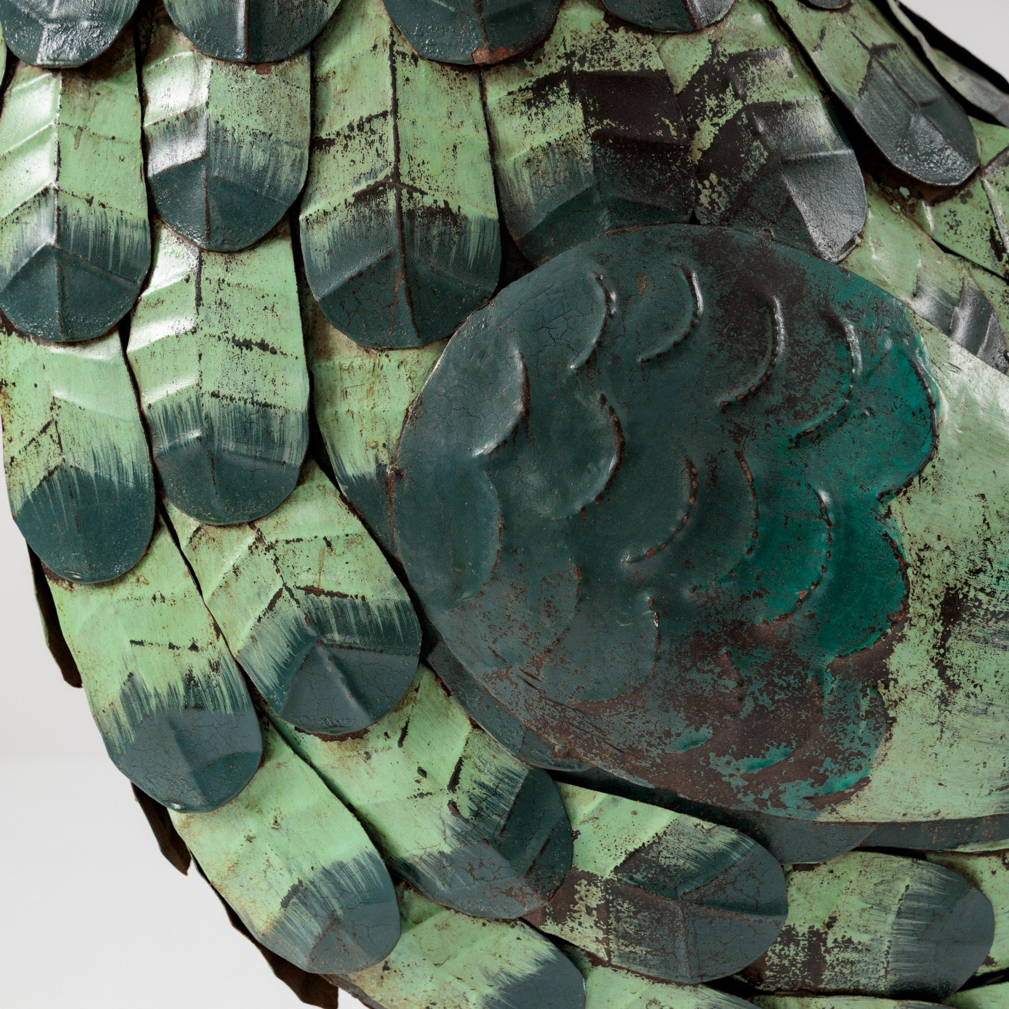 Cocos Decorativ din Metal Pictat