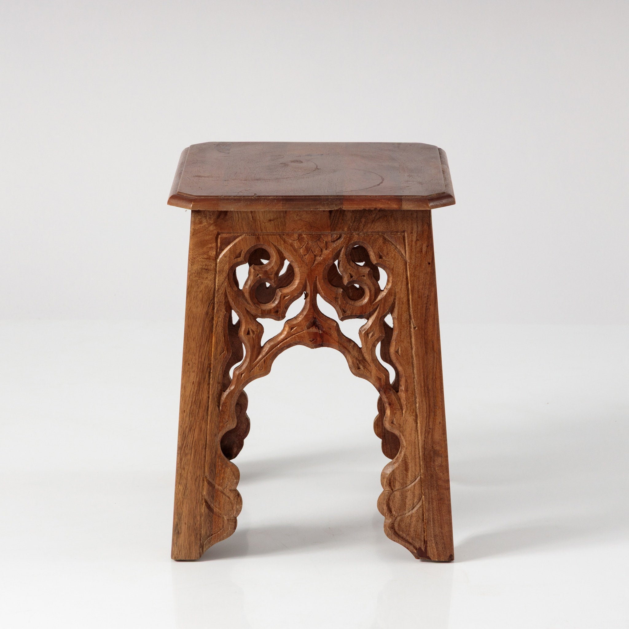 Scaun din Lemn Sculptat Manual