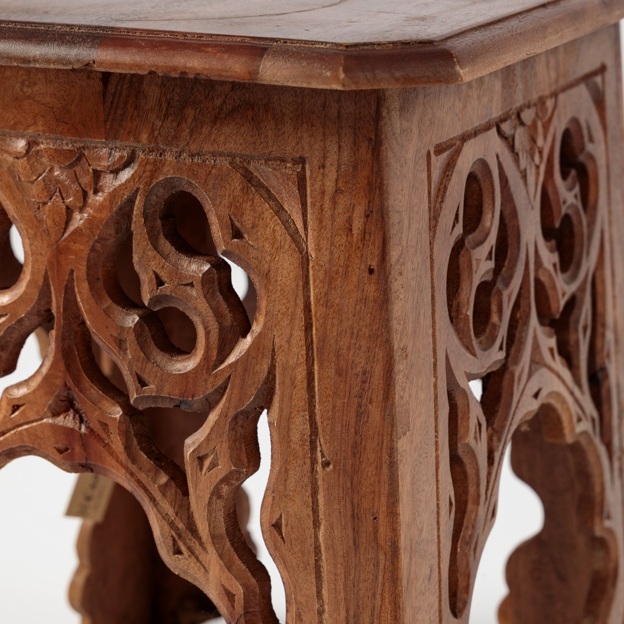 Scaun din Lemn Sculptat Manual