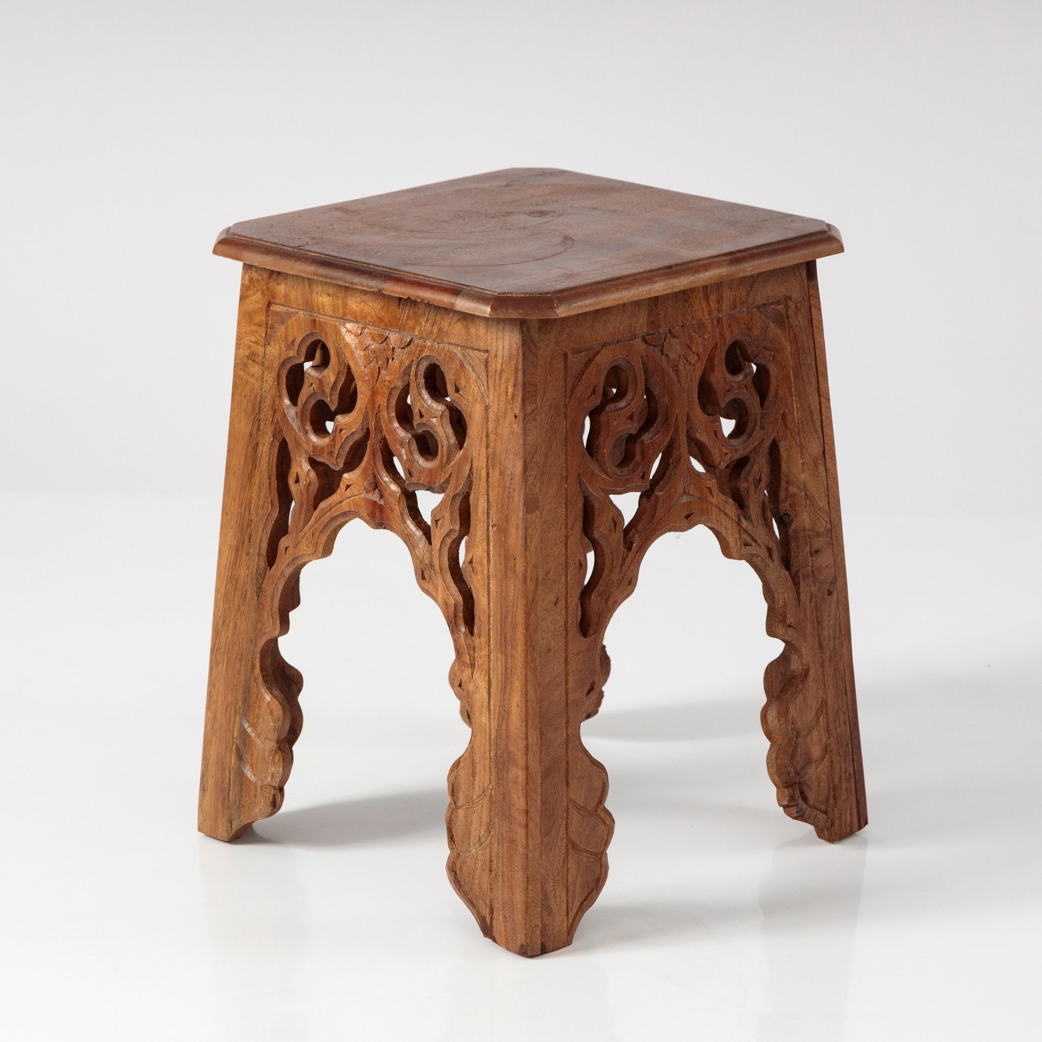 Scaun din Lemn Sculptat Manual