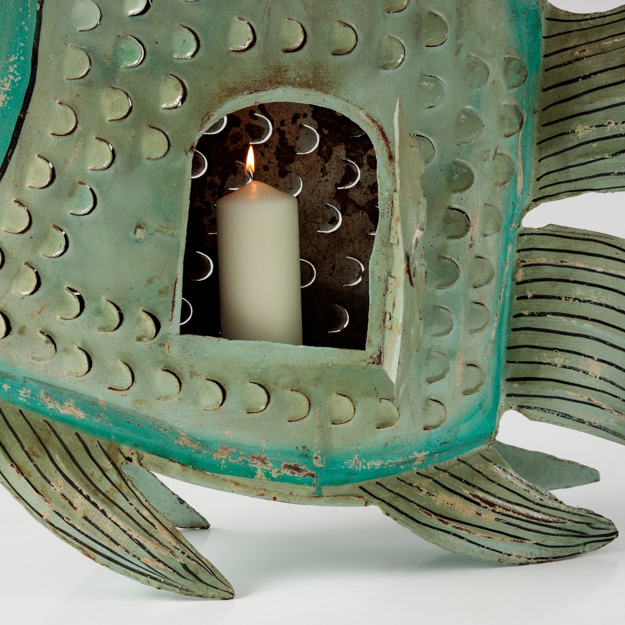 Peste Decorativ din Metal