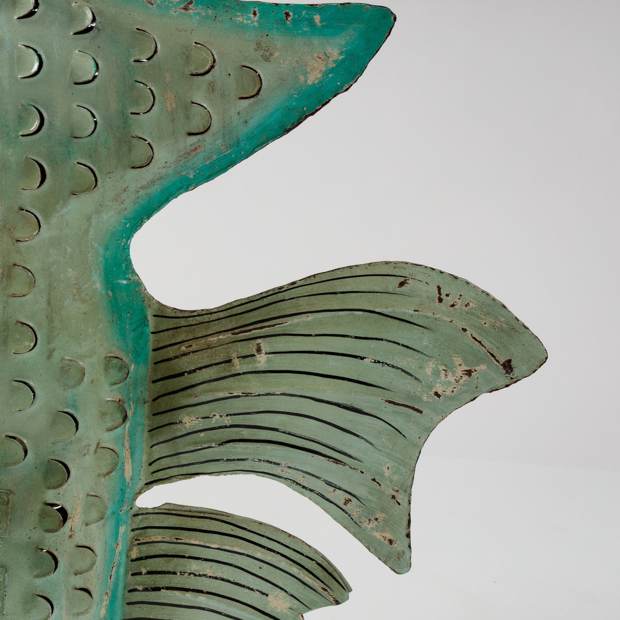 Peste Decorativ din Metal