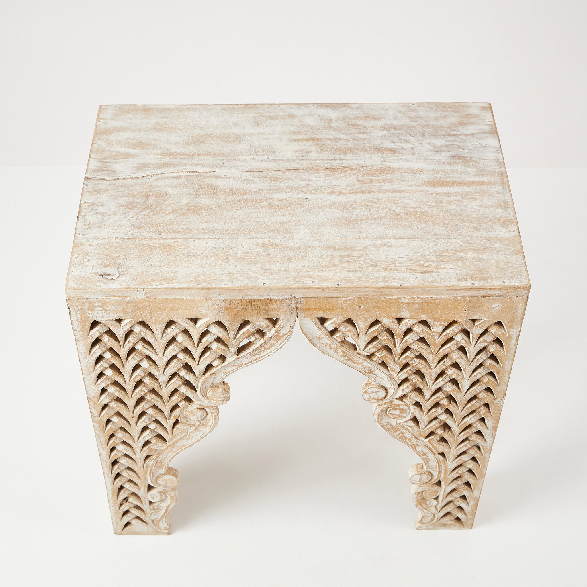 Masuta de Cafea Orientala din Lemn Sculptat