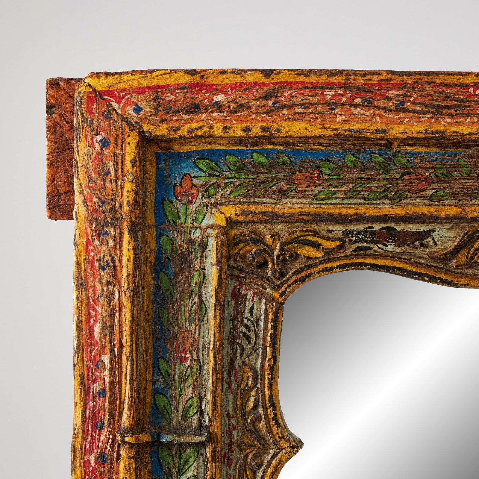 Oglinda cu Rama de Lemn Pictat