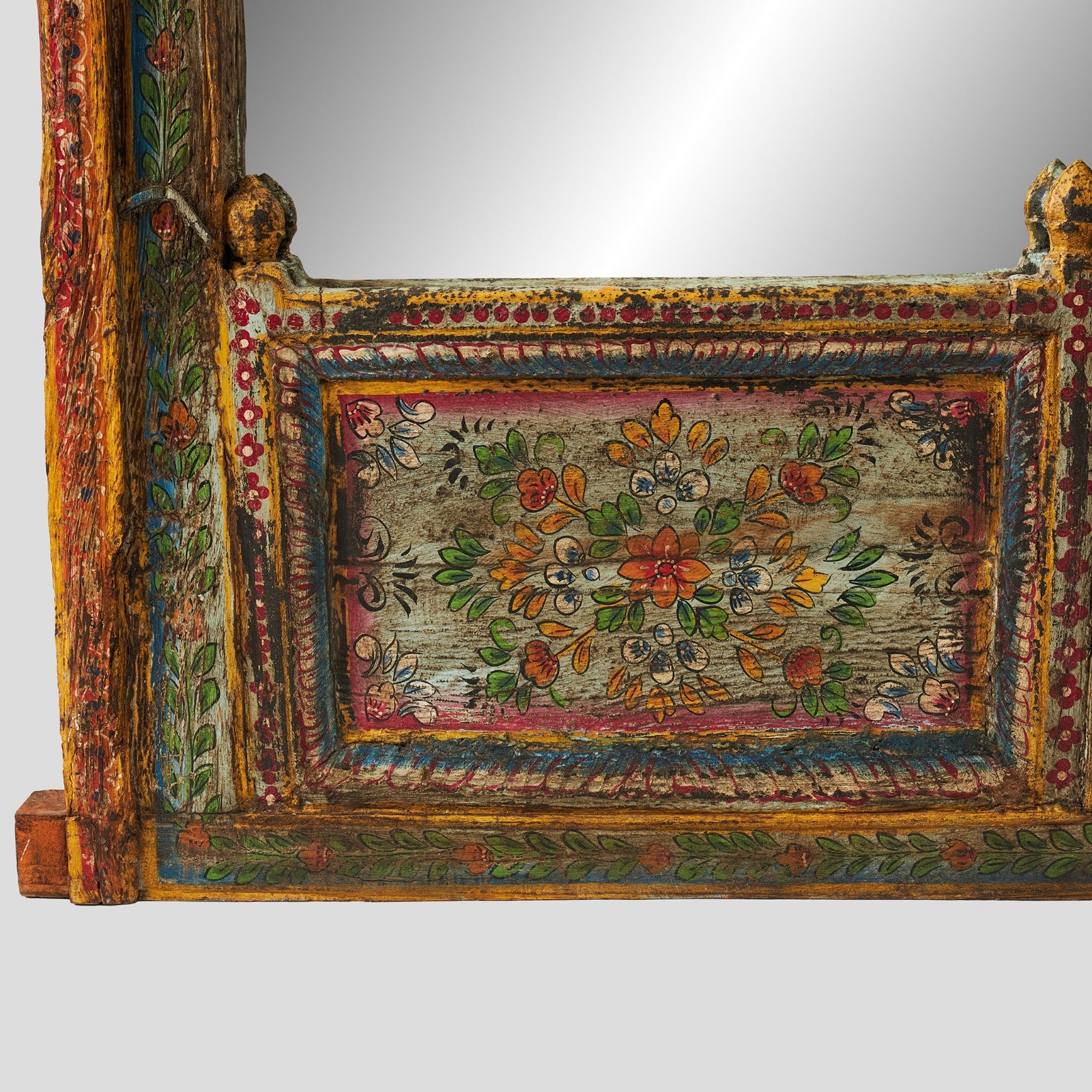 Oglinda cu Rama de Lemn Pictat